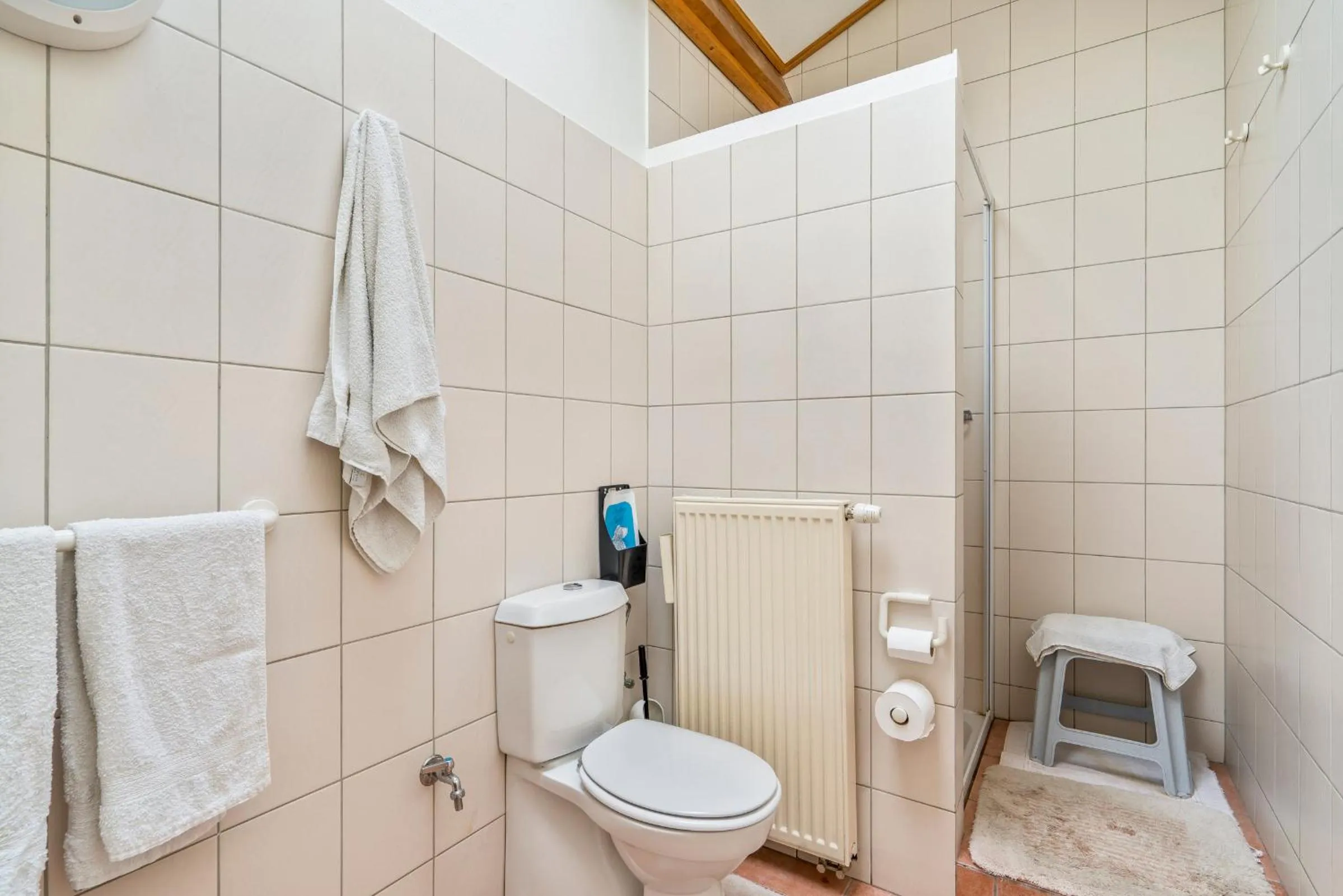 Toilet in Elckerlyck Inn Hotel