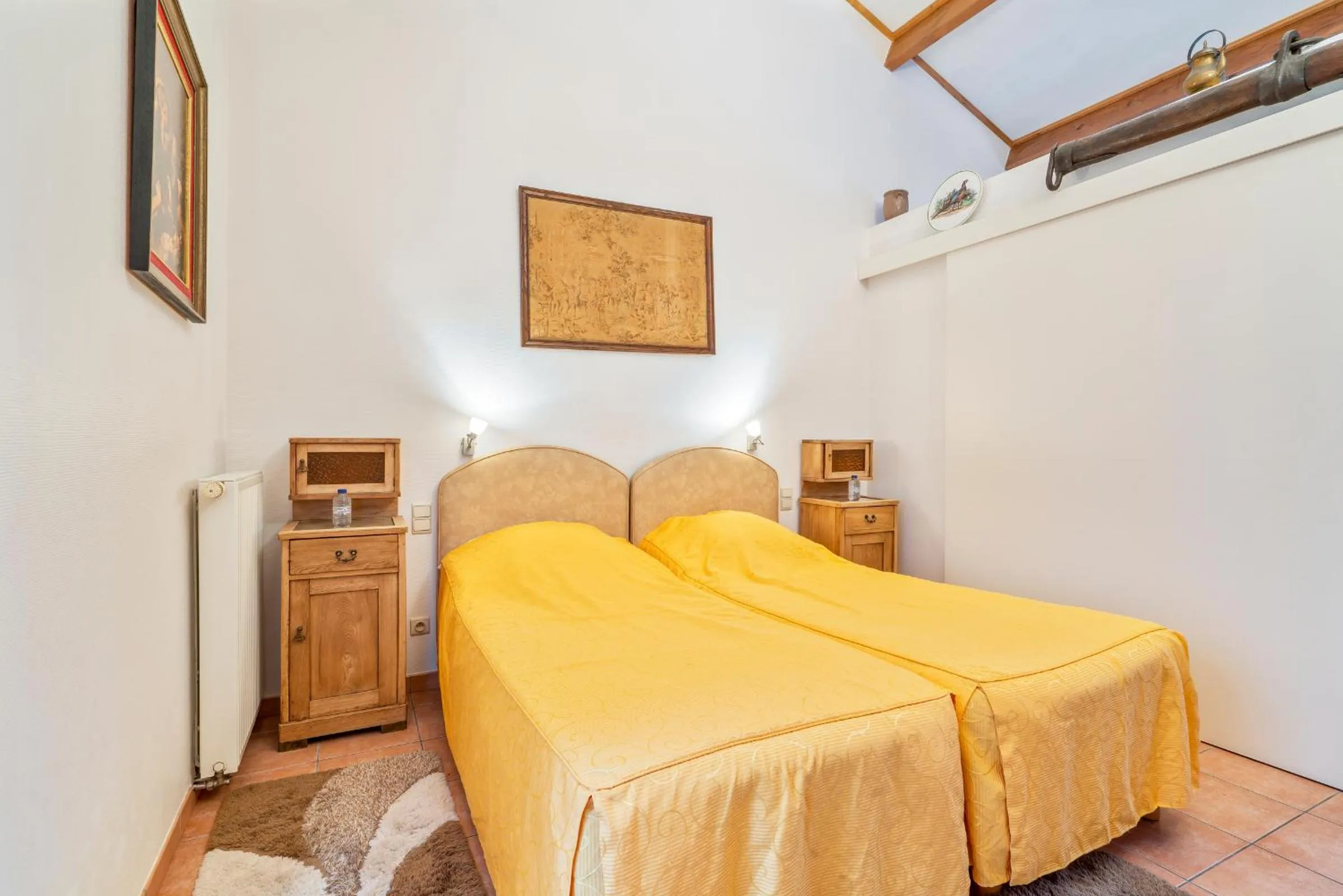 Bed in Elckerlyck Inn Hotel