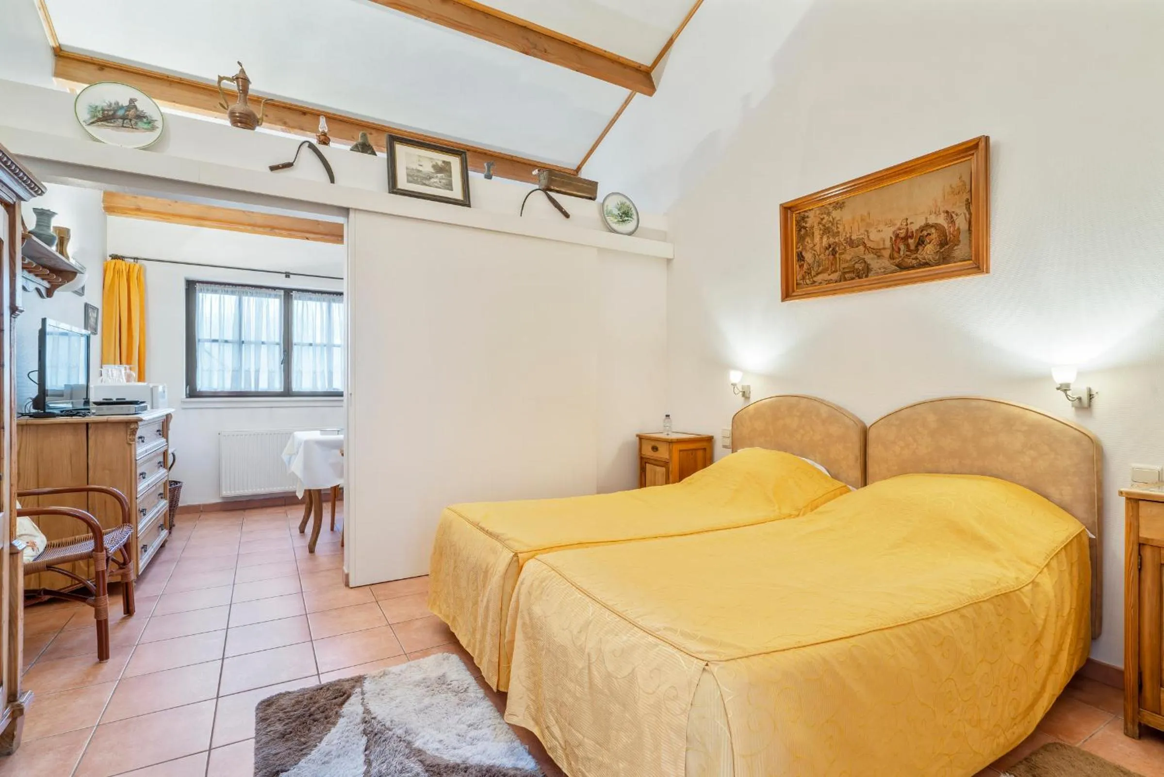 Bed in Elckerlyck Inn Hotel