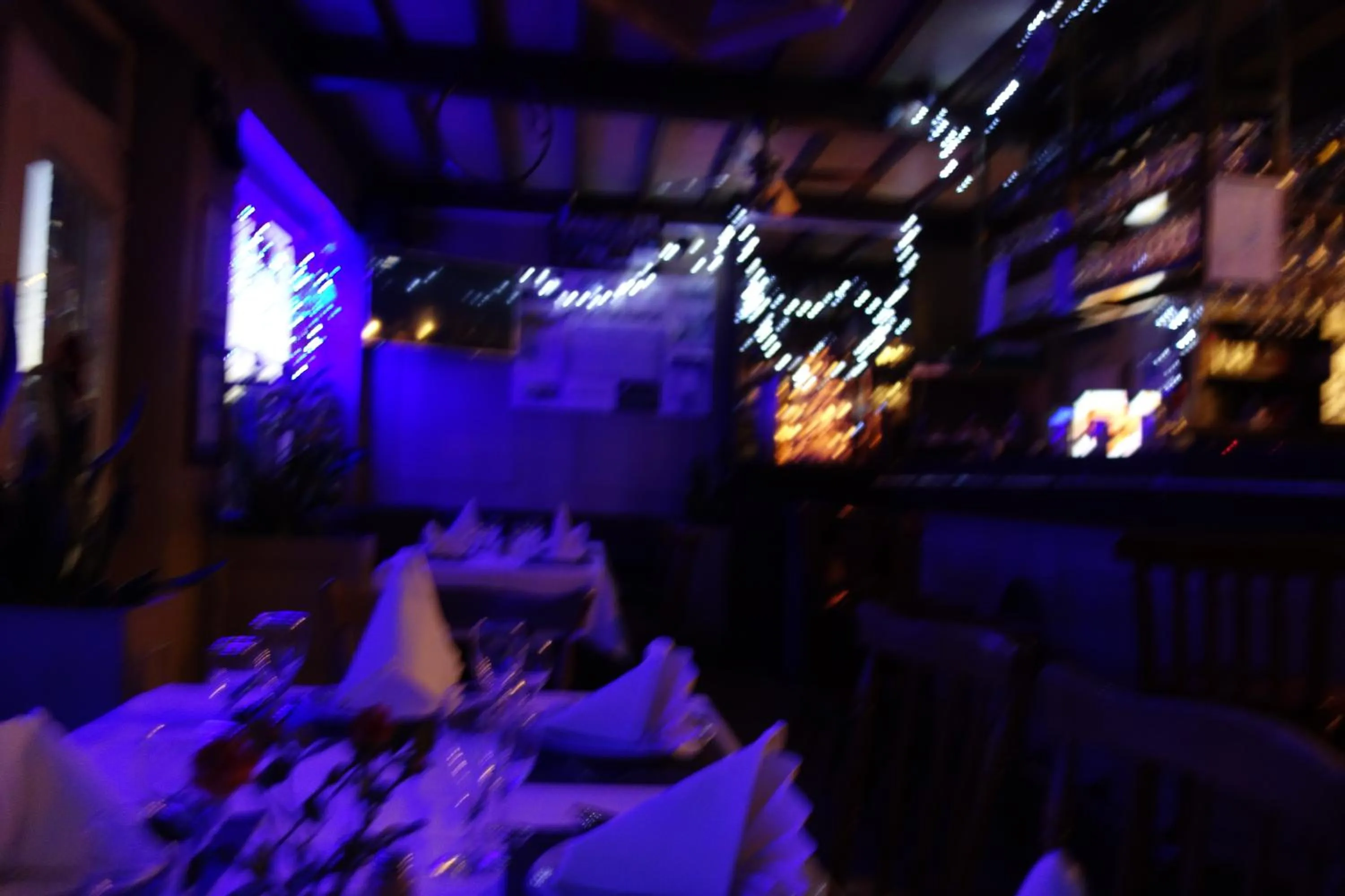 Nightclub / DJ in Elckerlyck Inn Hotel