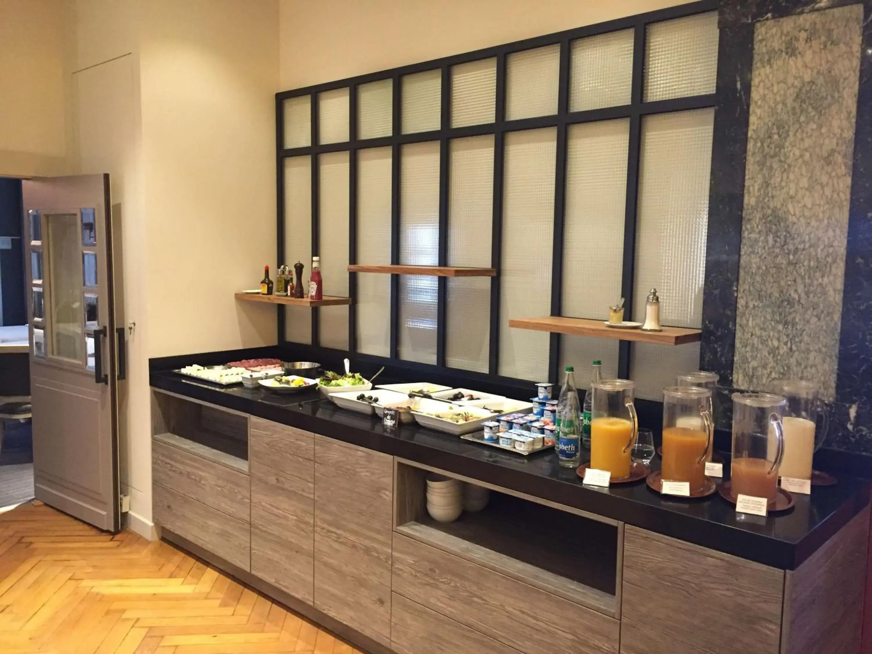 Restaurant/places to eat in Grand Hôtel Bristol Restaurant/places to eat in Grand Hôtel Bristol