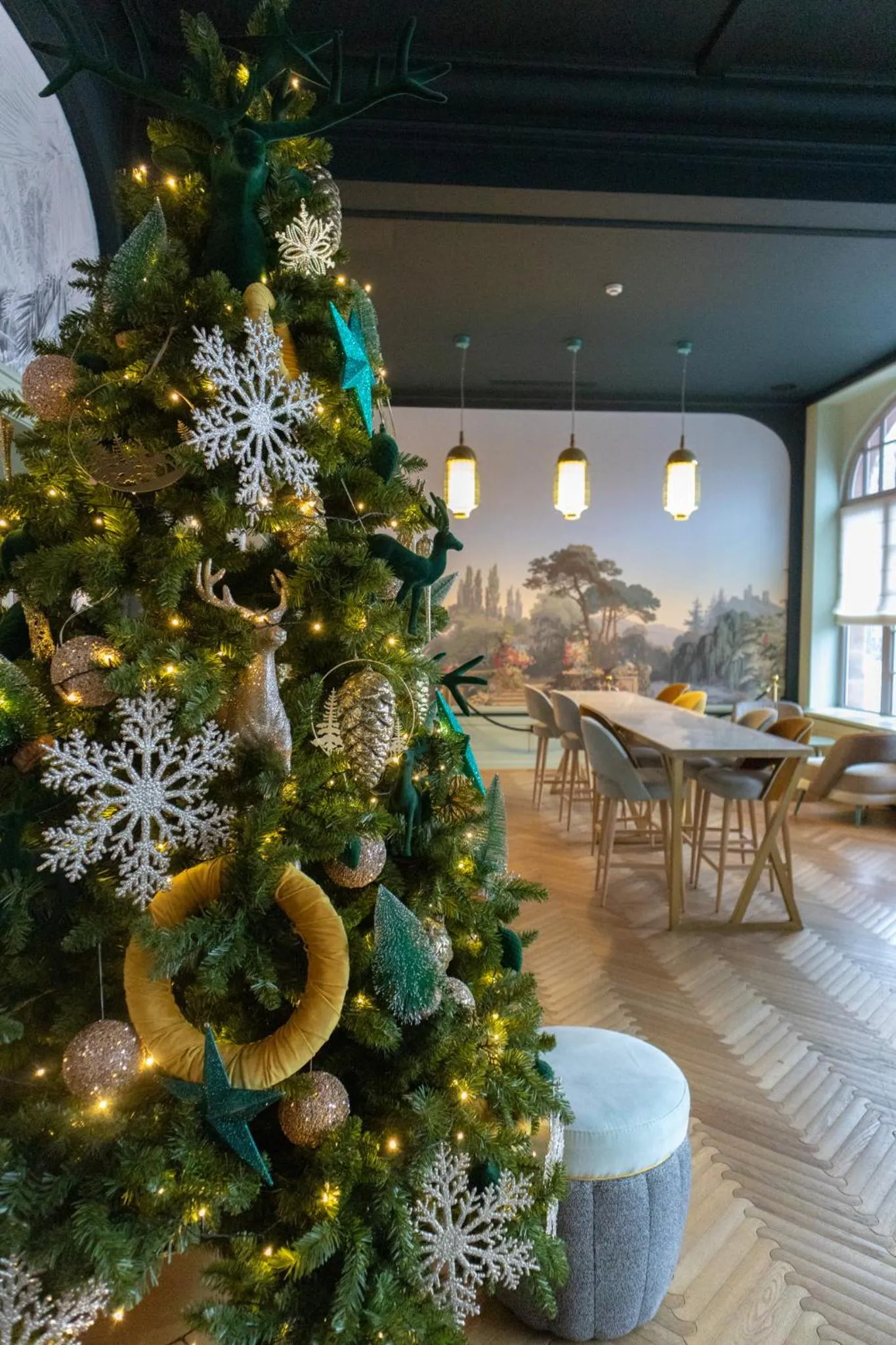 Decorative detail in Grand Hôtel Bristol