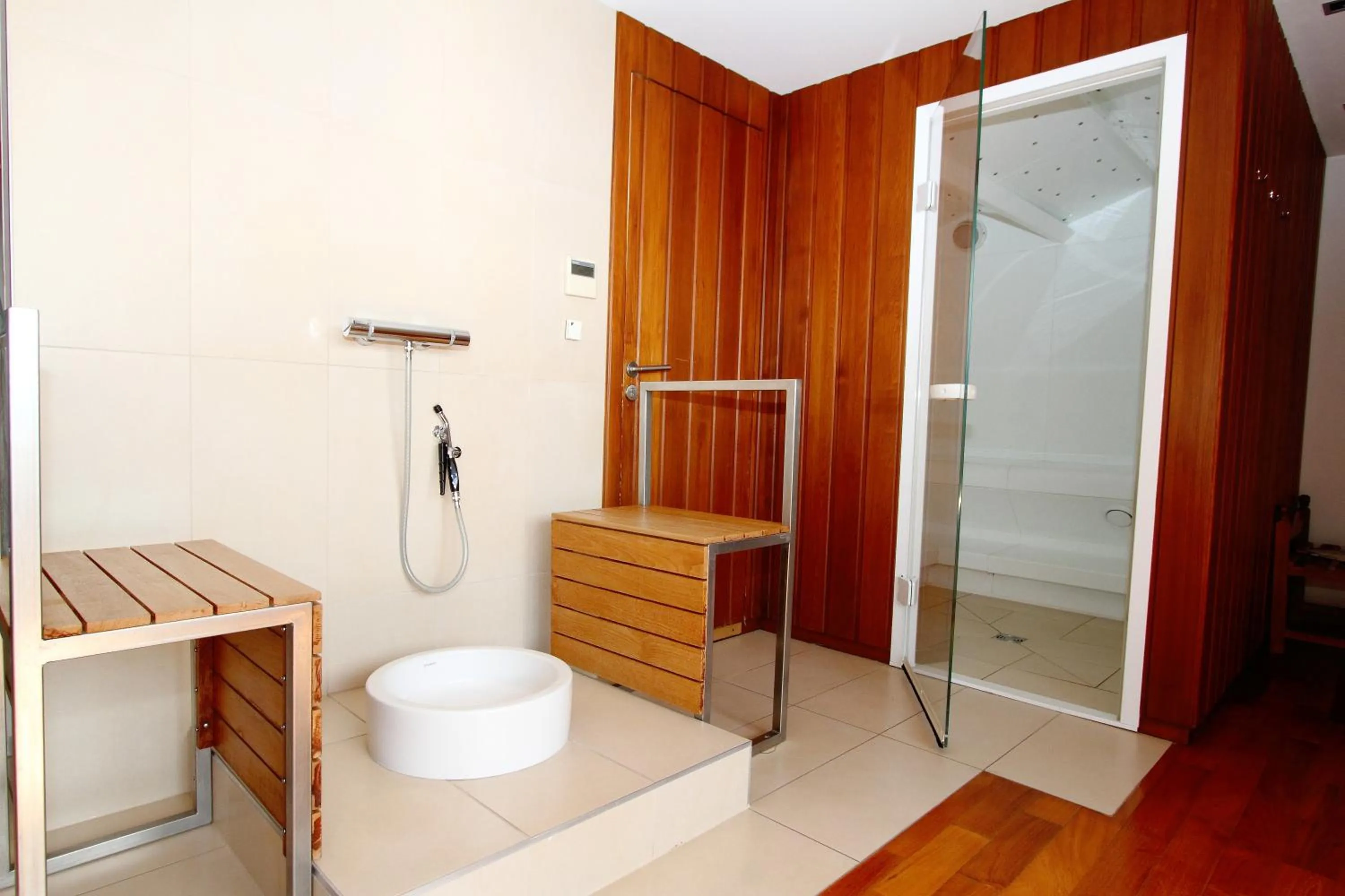 Spa and wellness centre/facilities in Grand Hôtel Bristol