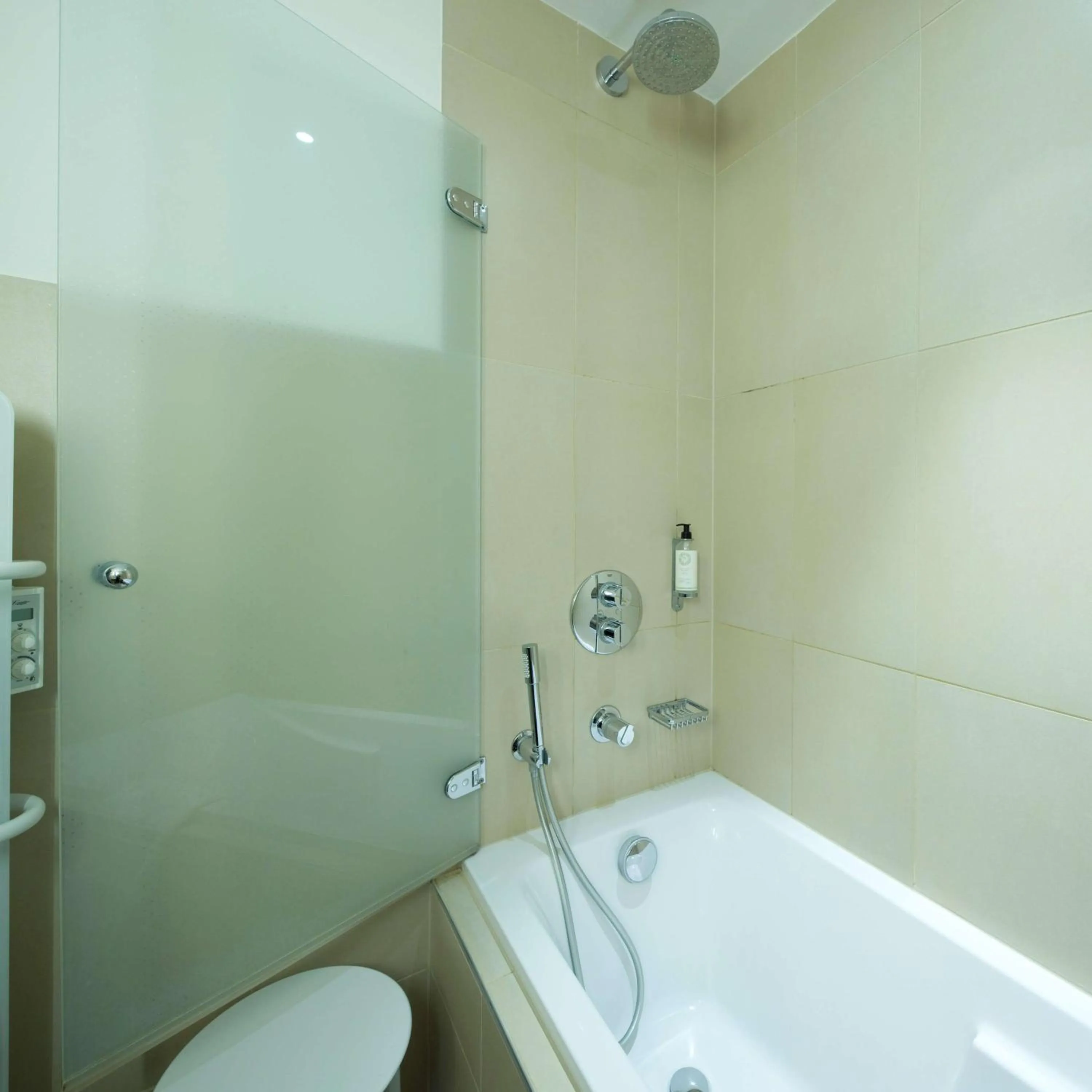 Photo of the whole room in Grand Hôtel Bristol