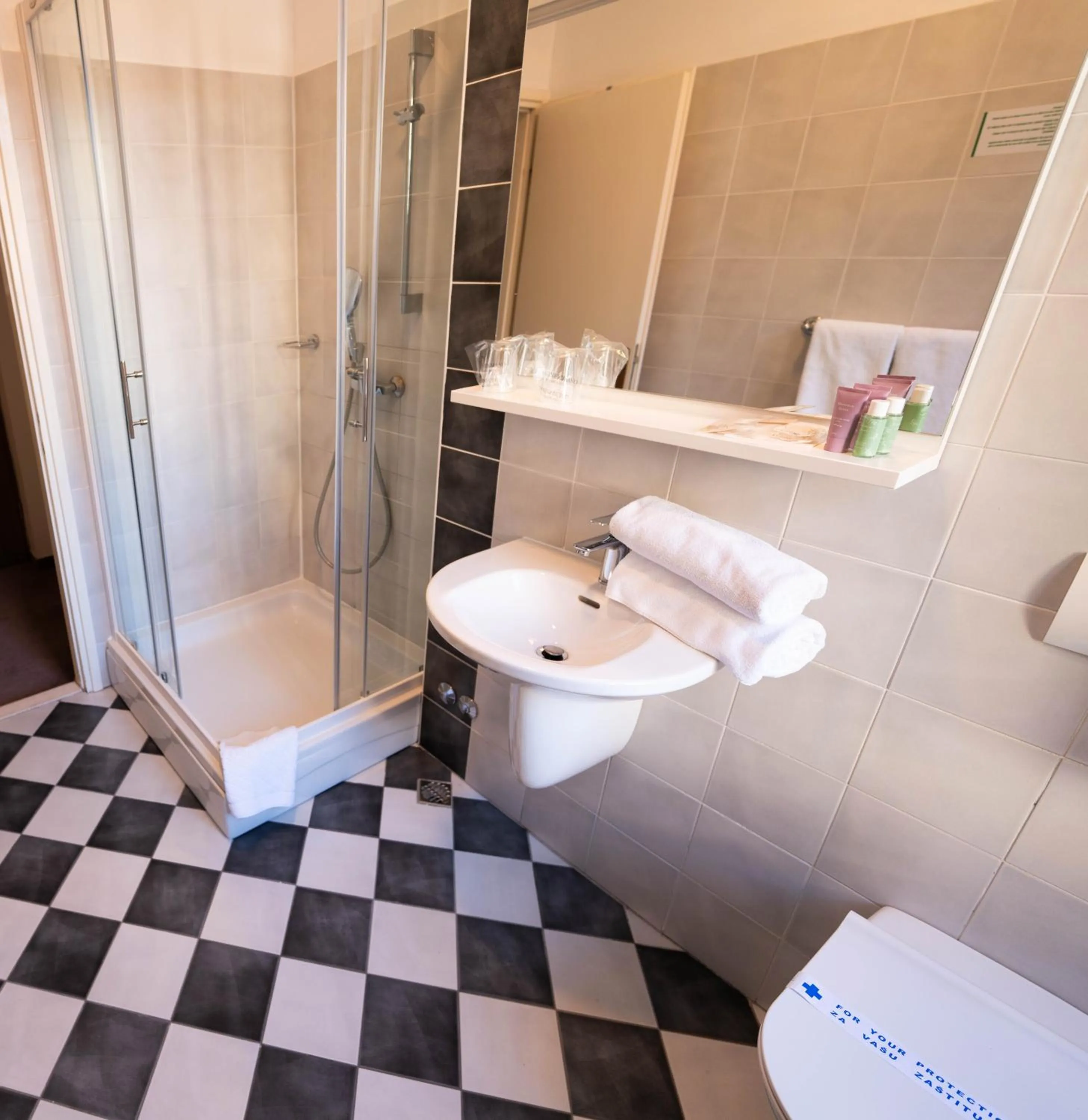 Bathroom in Slavija Culture Heritage Hotel