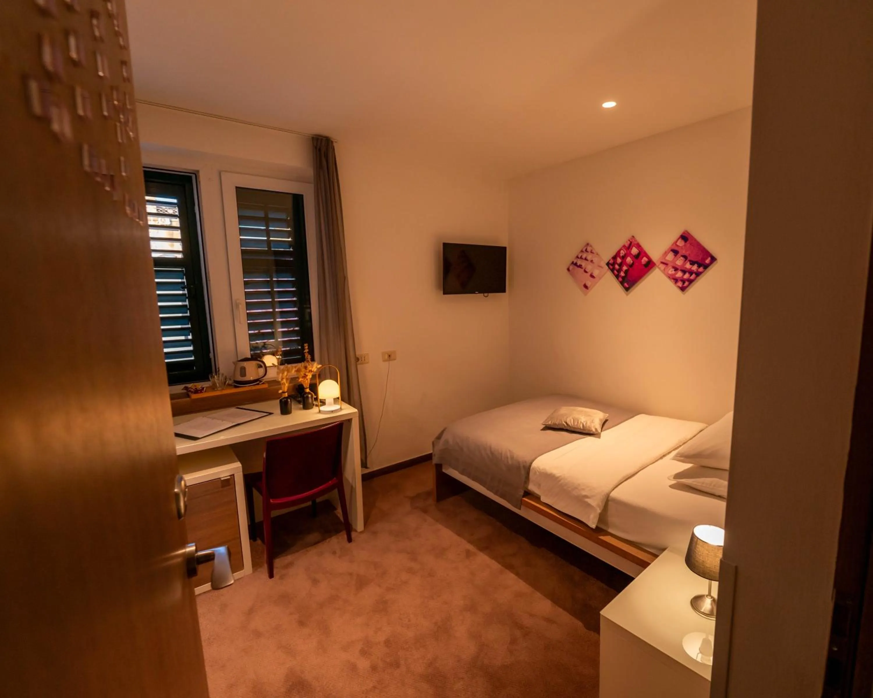 Bed in Slavija Culture Heritage Hotel