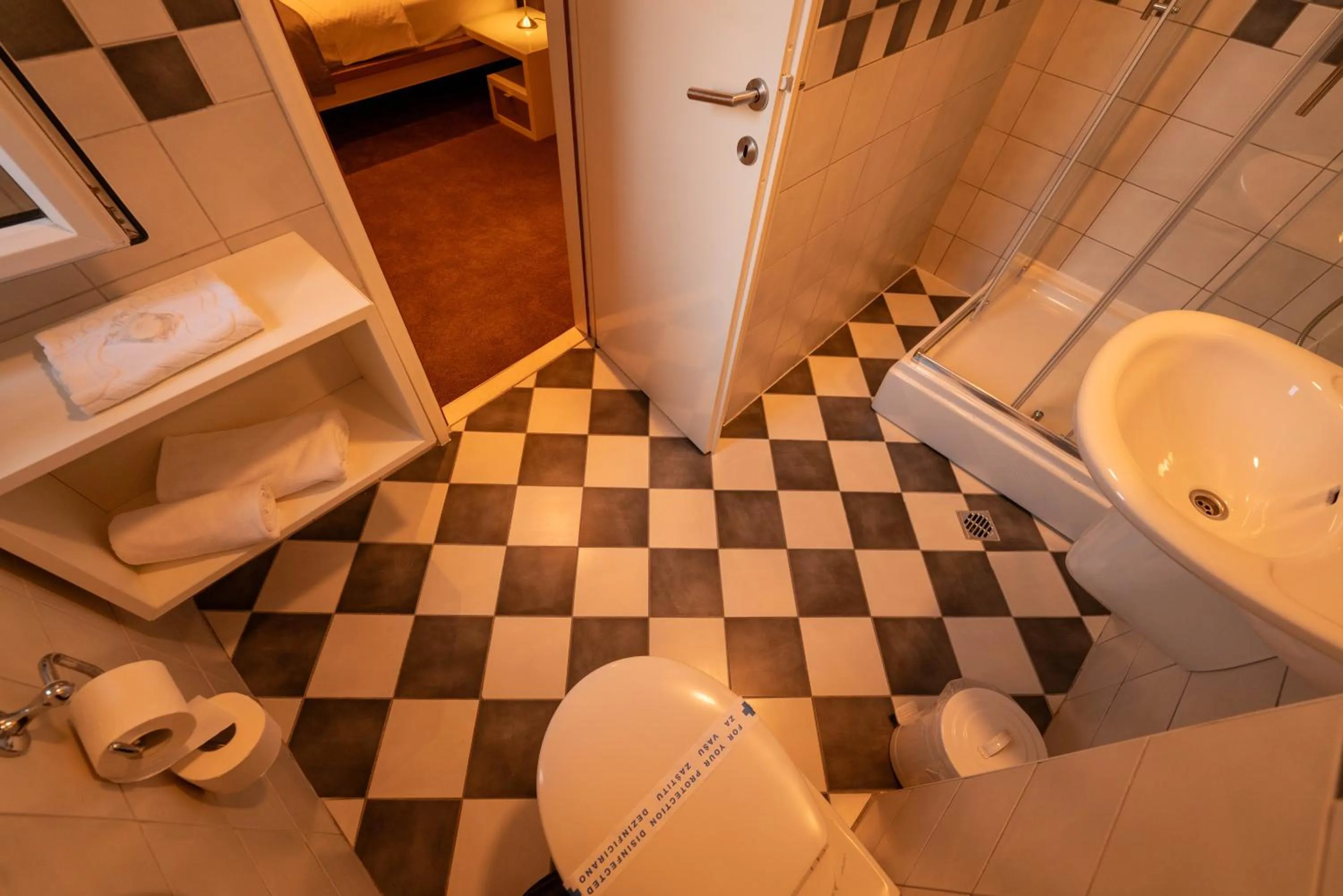 Toilet in Slavija Culture Heritage Hotel