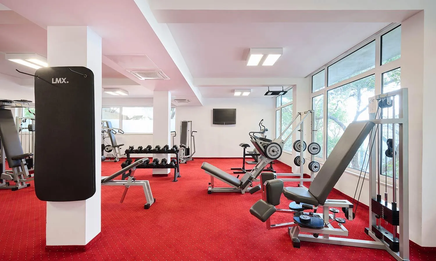 Fitness centre/facilities in Aminess Younique Lume Hotel