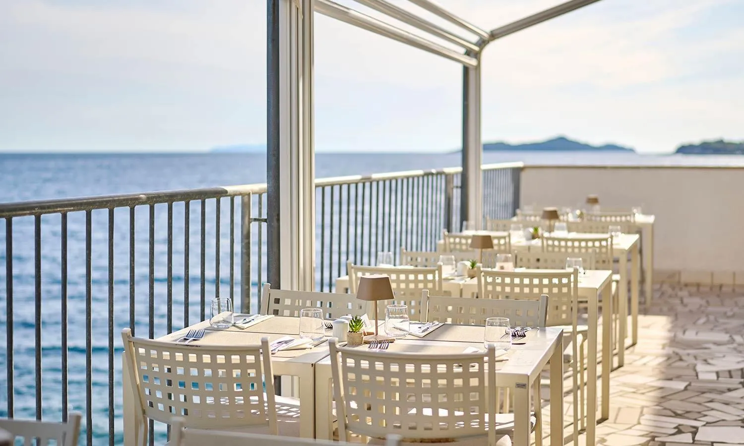 Restaurant/places to eat in Aminess Younique Lume Hotel