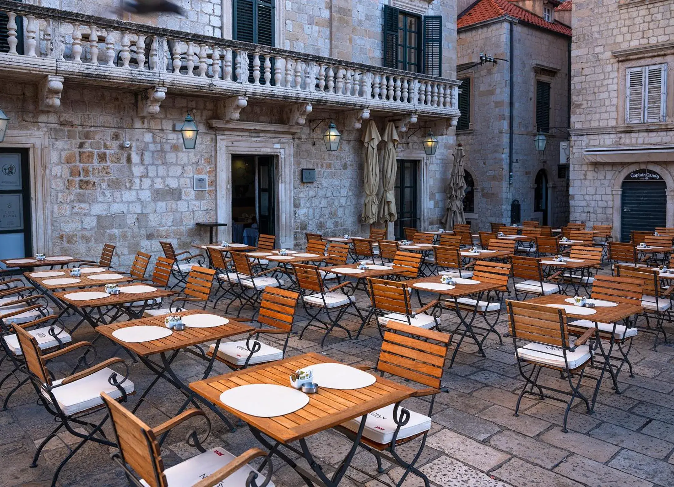 Restaurant/places to eat in The Pucic Palace Restaurant/places to eat in The Pucic Palace