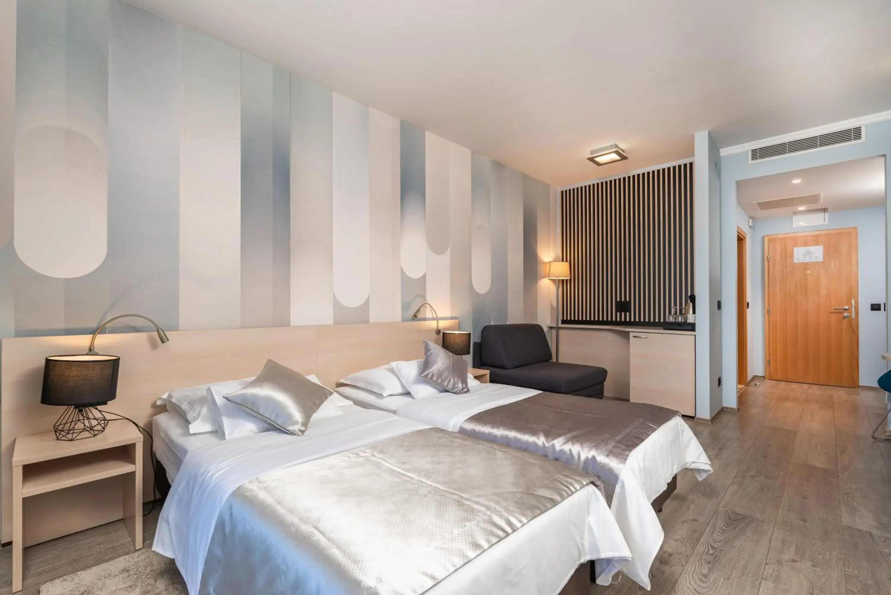 Superior Double Room with Patio in Berkeley Hotel Superior Double Room with Patio in Berkeley Hotel