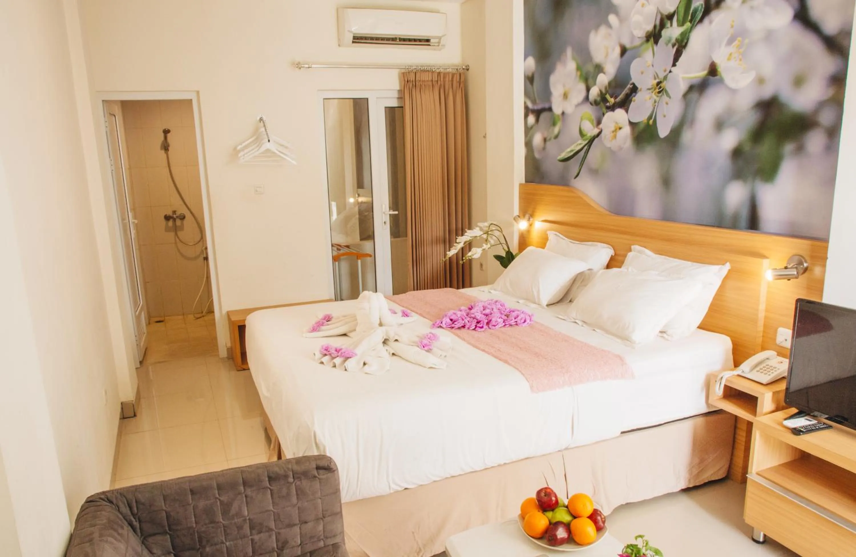 Bed in Deva Bali Apartement