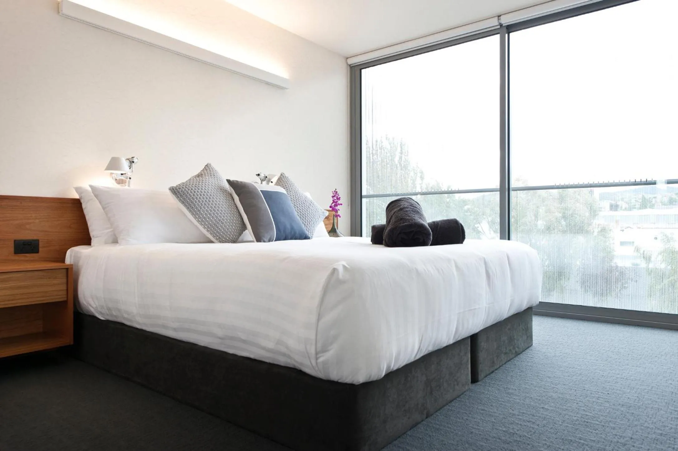 Bed in Quarry House Luxury Retreat