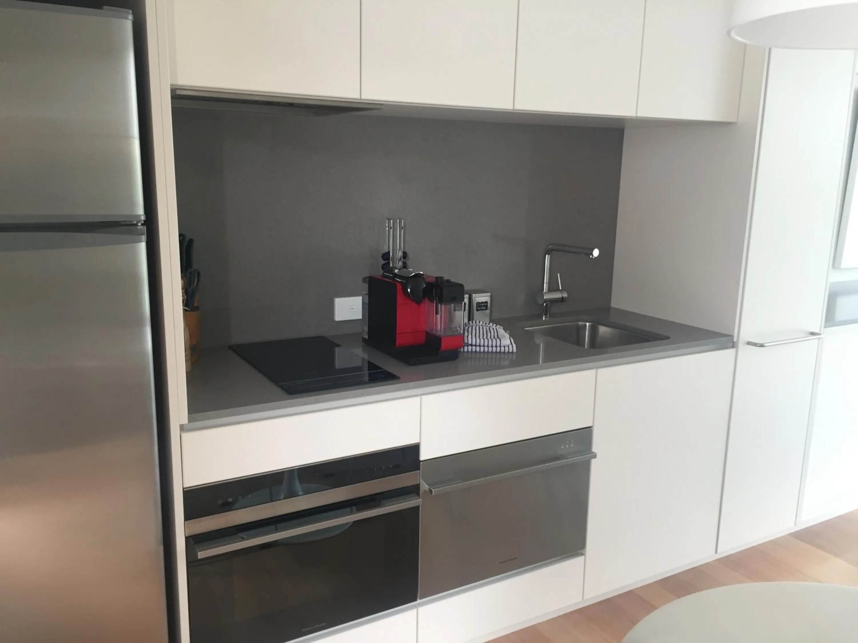 Kitchen or kitchenette in Quarry House Luxury Retreat