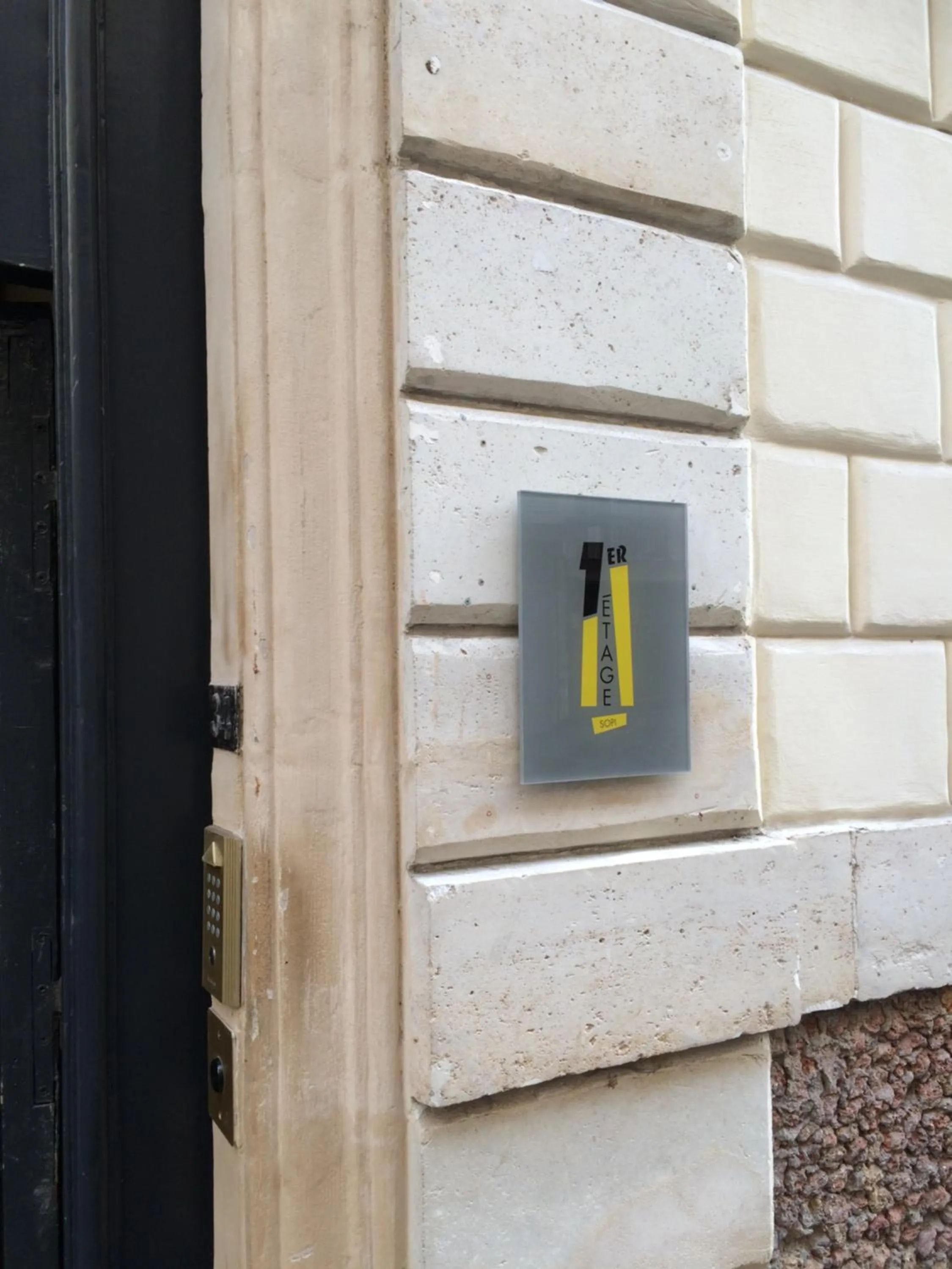 Property logo or sign in 1er Etage SoPi-Montmartre