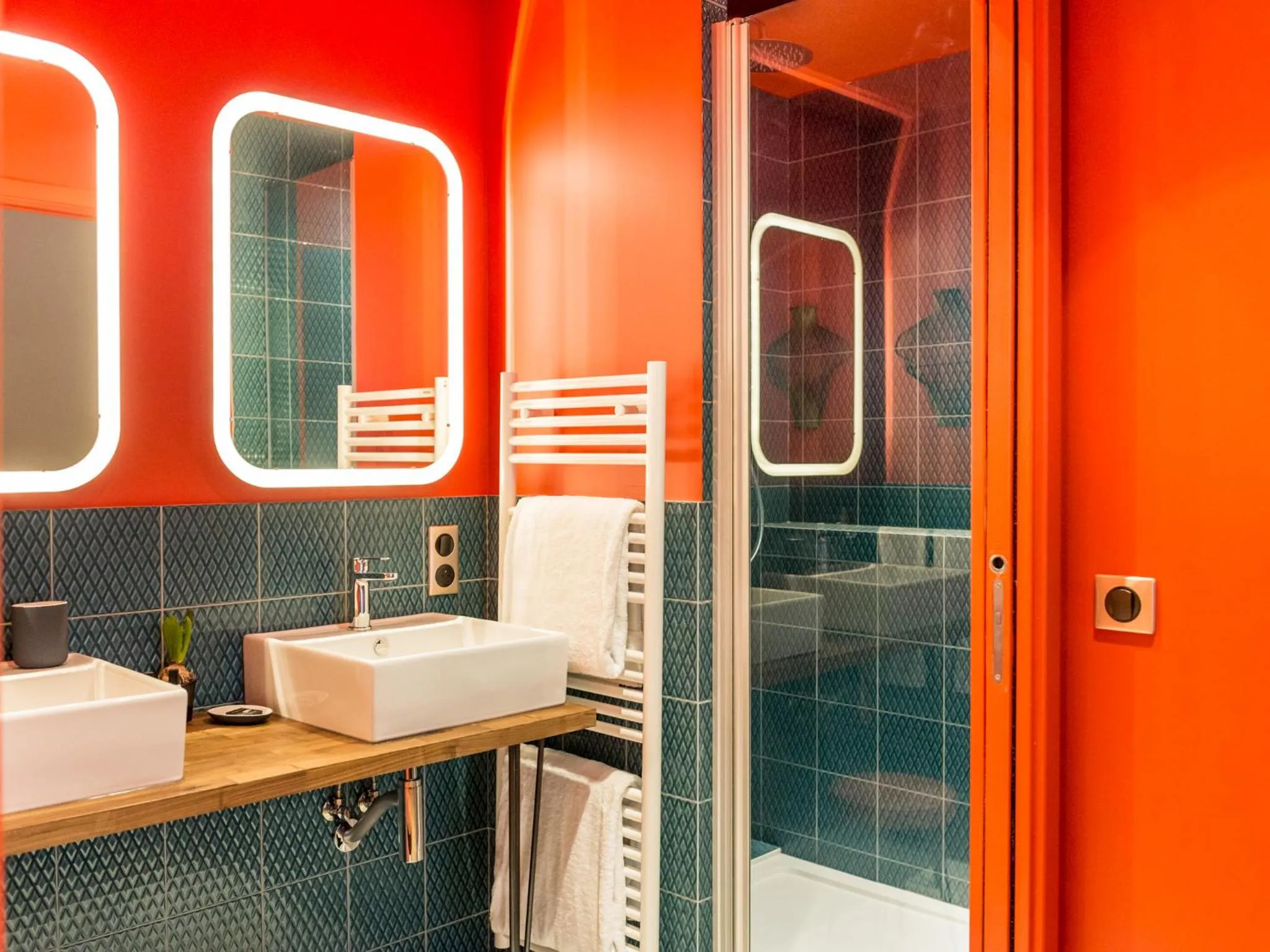 Shower in 1er Etage SoPi-Montmartre