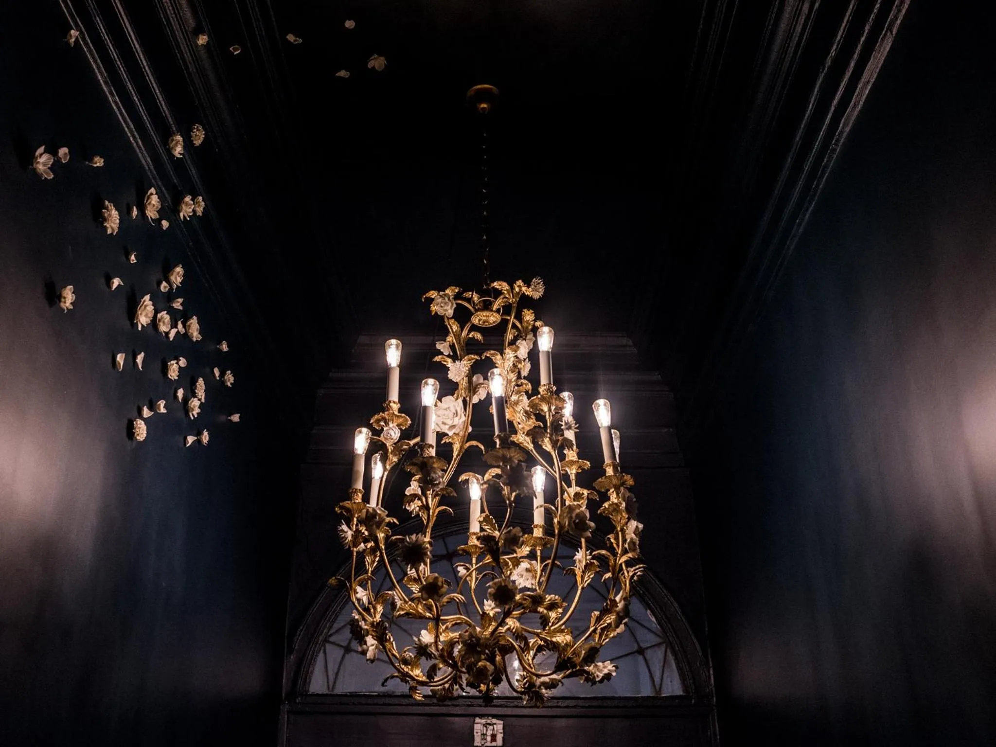 Decorative detail in 1er Etage SoPi-Montmartre