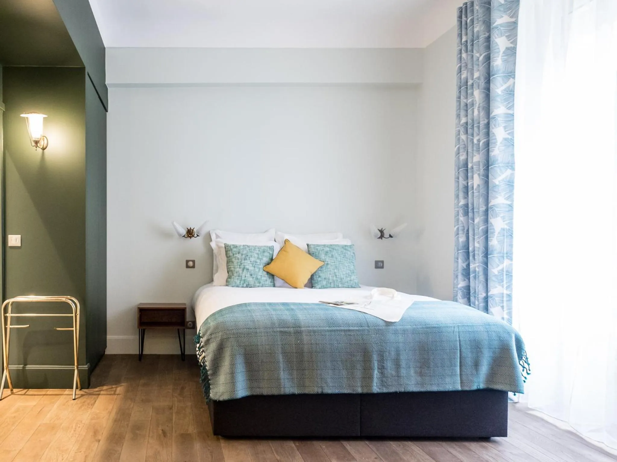 Photo of the whole room, Bed in 1er Etage SoPi-Montmartre