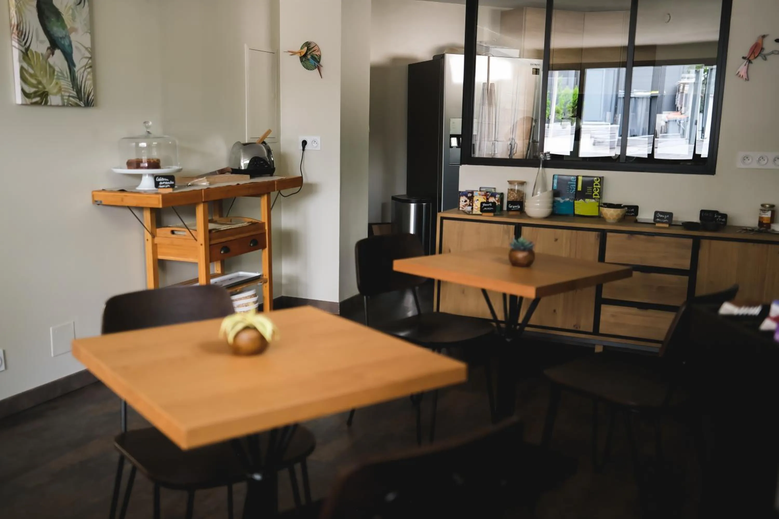 Kitchen or kitchenette in Couette et Café