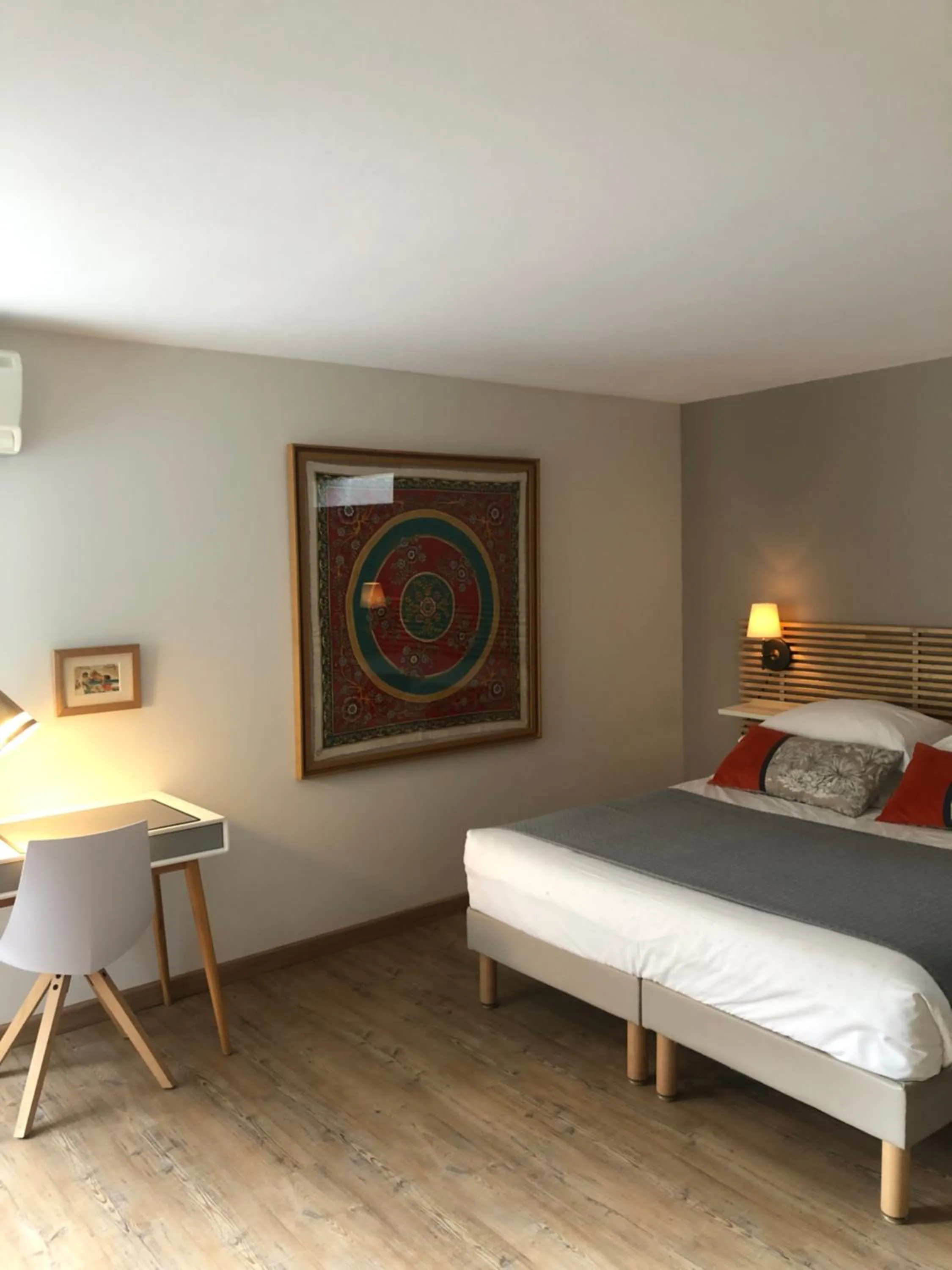 Bedroom, Bed in Couette et Café