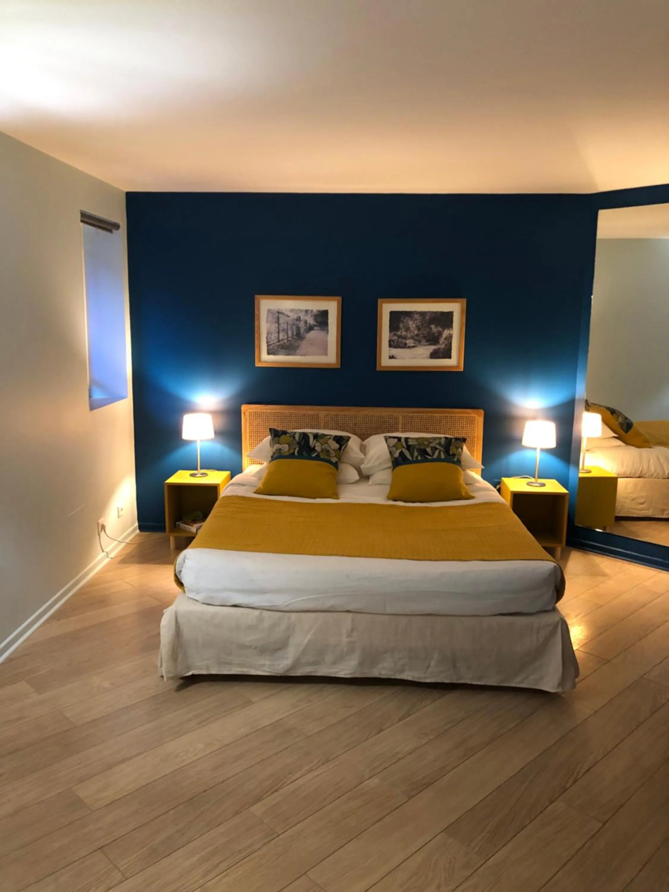 Bedroom, Bed in Couette et Café