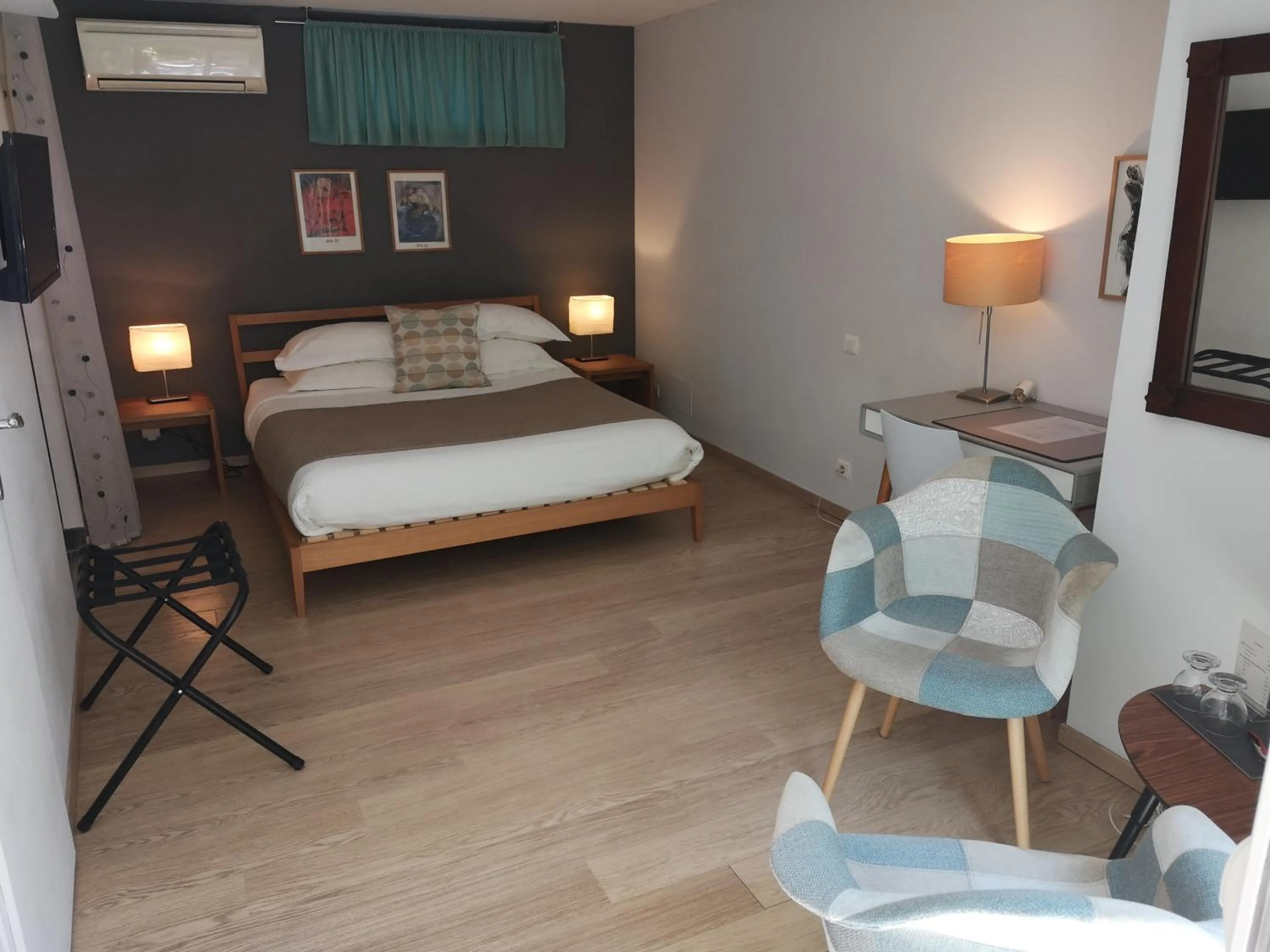 Bedroom, Bed in Couette et Café