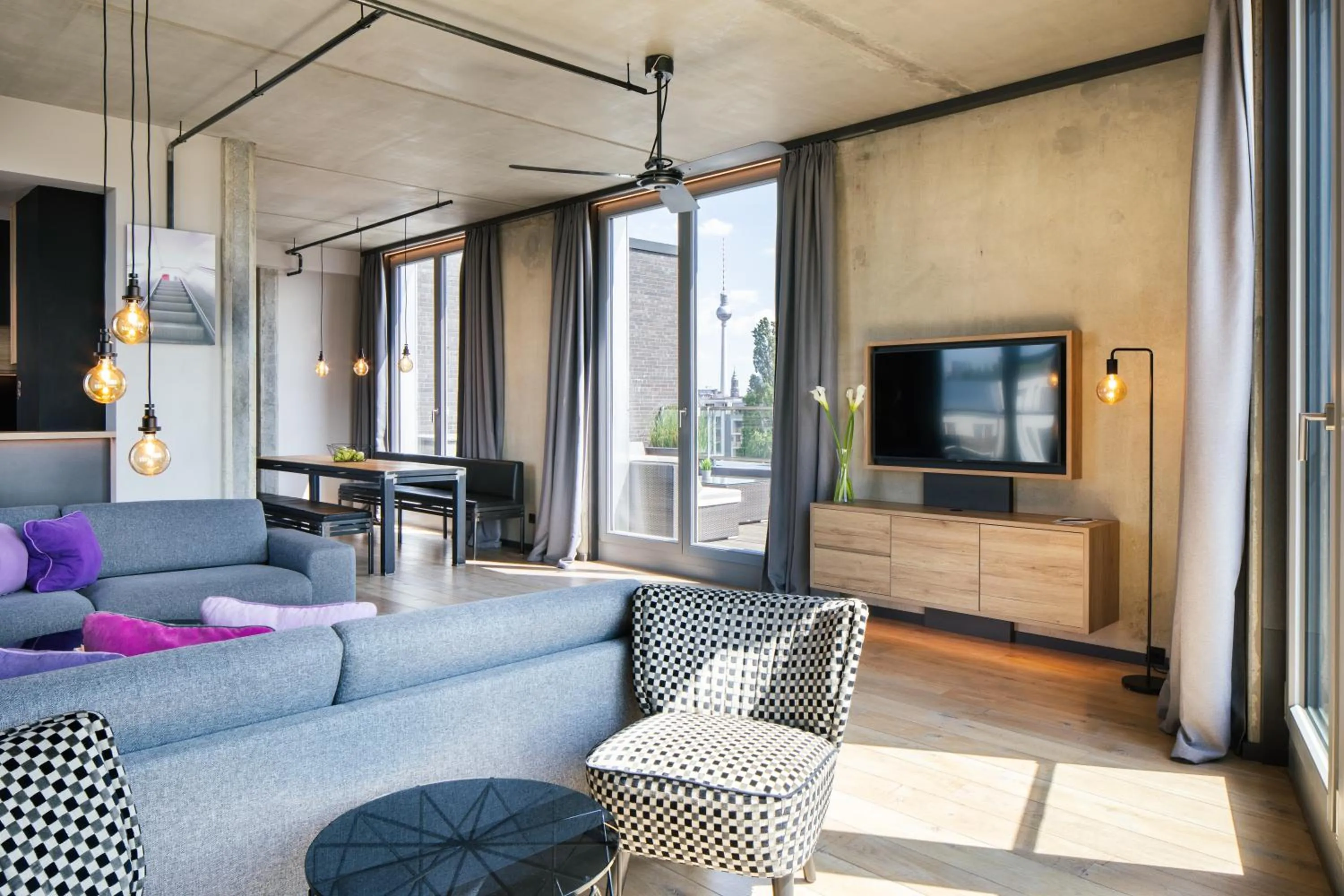 TV and multimedia in Downtown Apartments Mitte