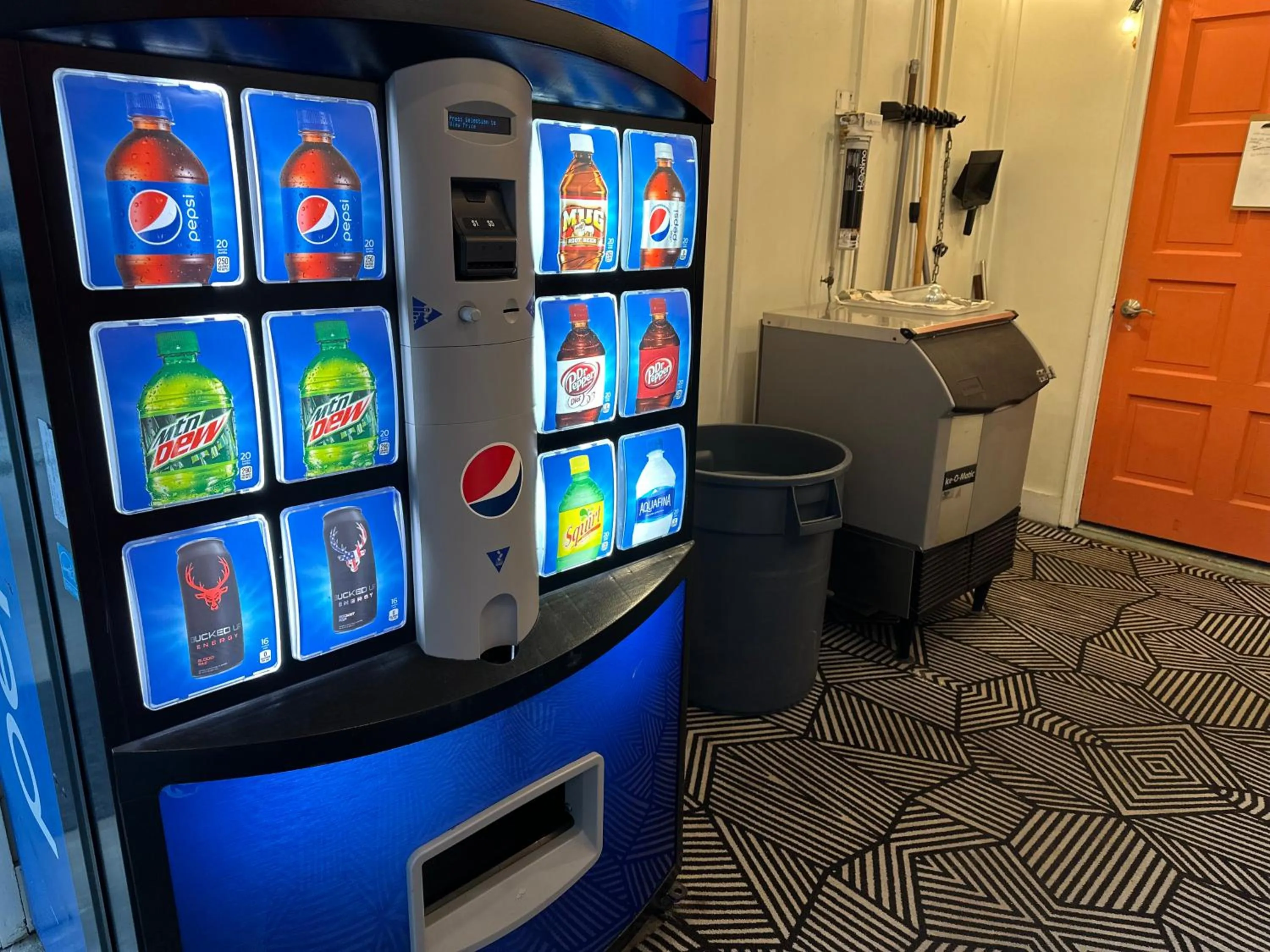 vending machine in Atomic Motel