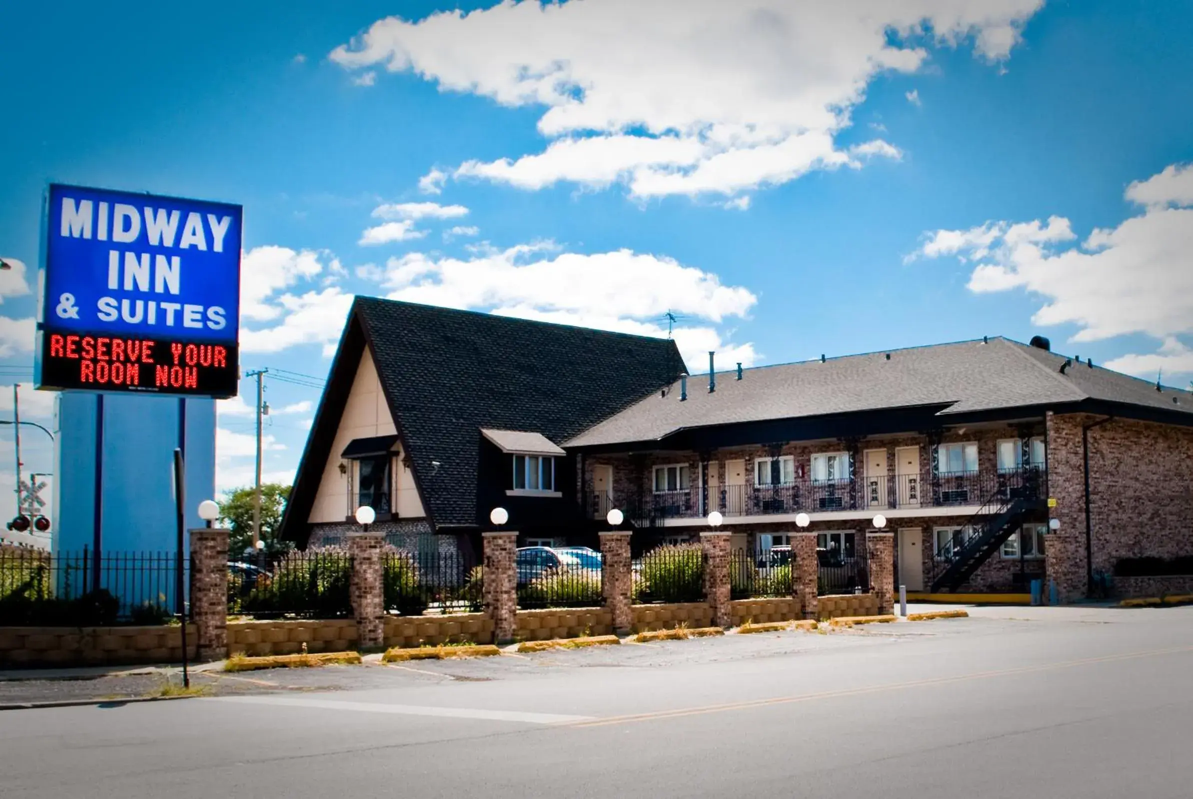 Midway Inn & Suites Midway Inn & Suites