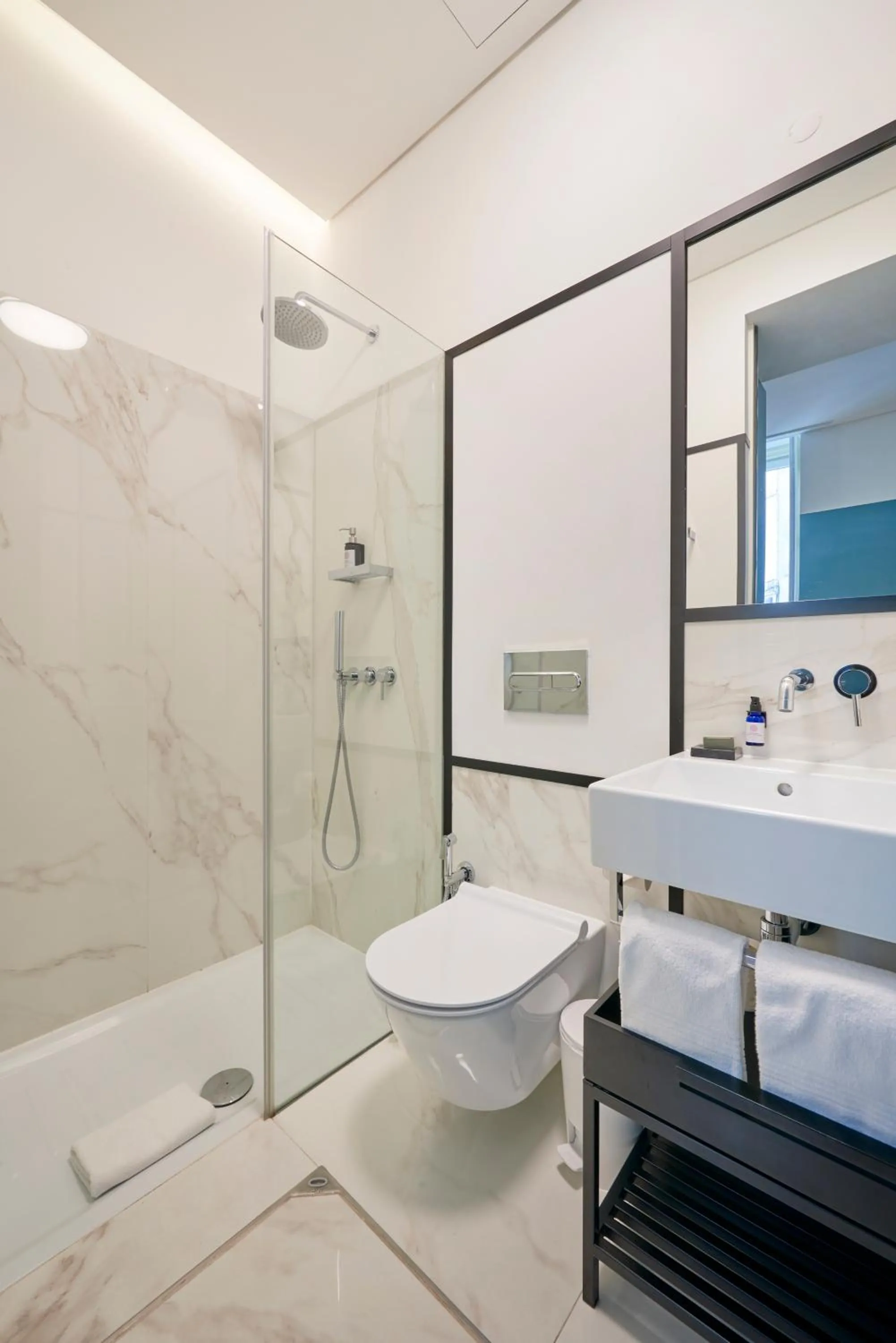 Bathroom in OnJ S. Lazaro Lisboa