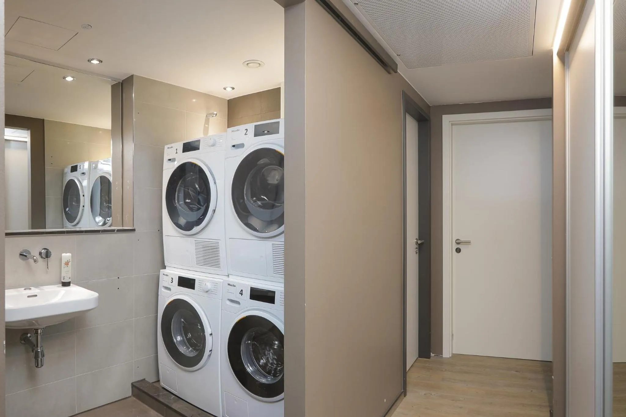 washing machine in Hotel Stadt Lörrach