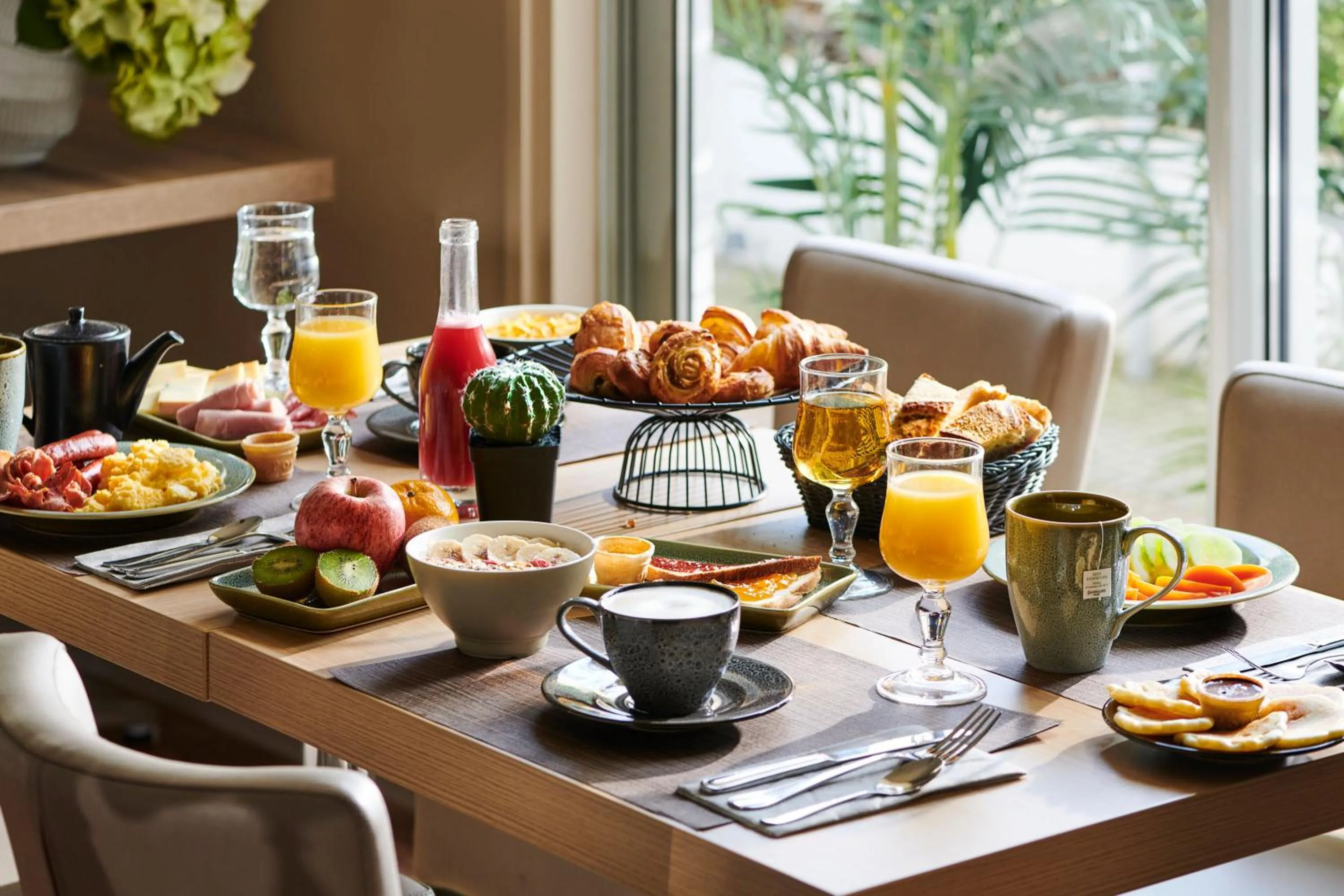 Breakfast in Hôtel Charlemagne by Happyculture