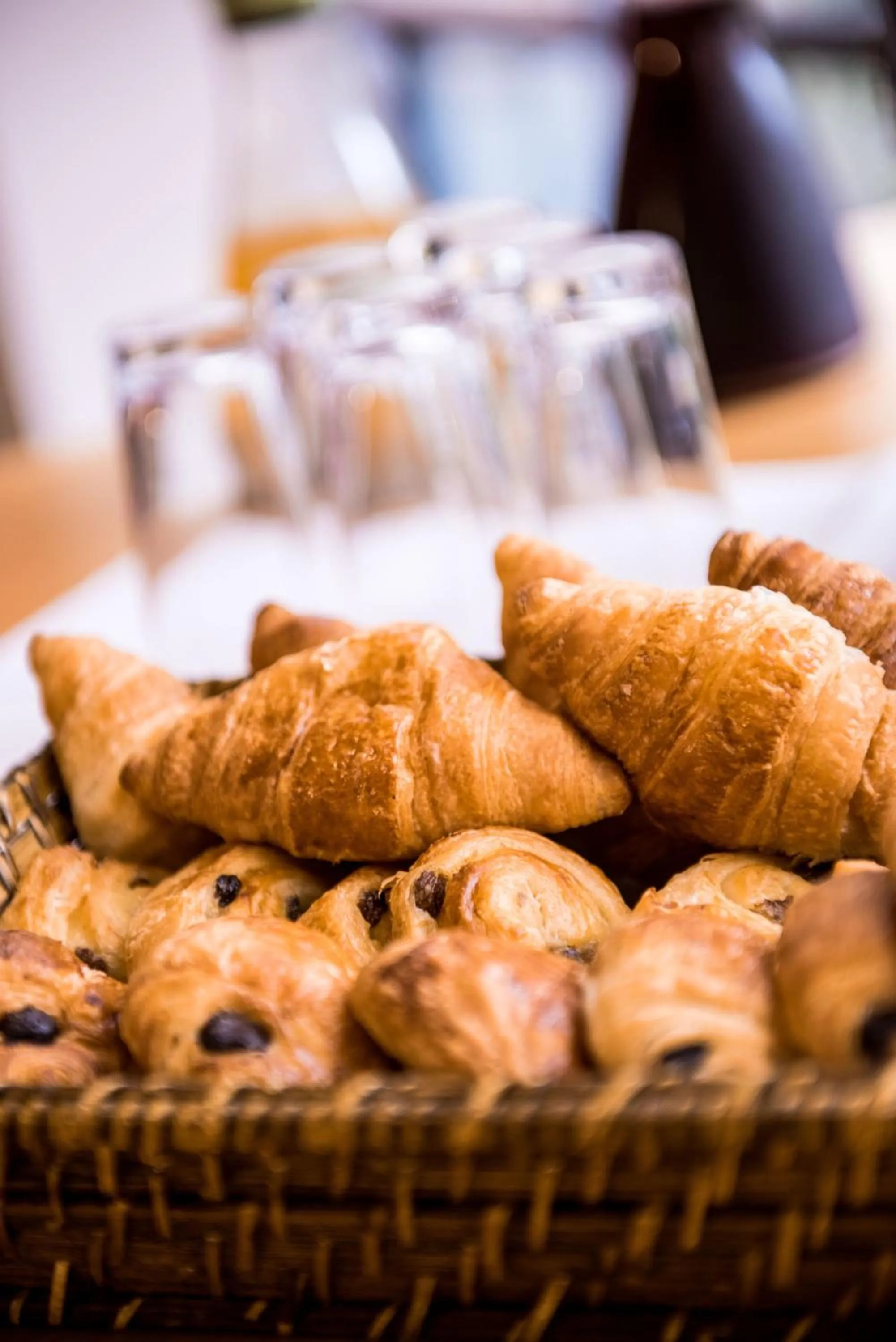 Buffet breakfast in Hôtel Charlemagne by Happyculture