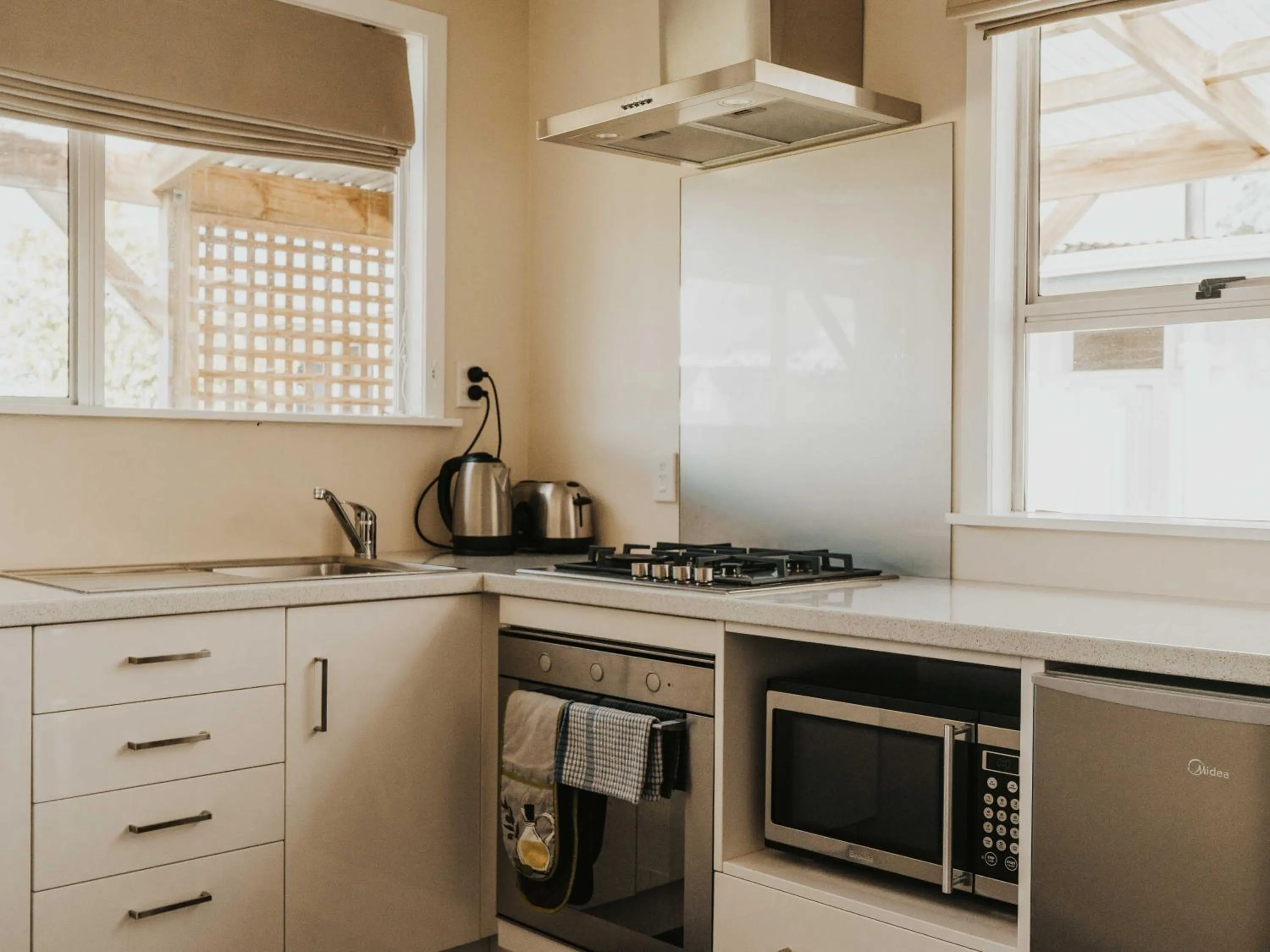 Coffee/tea facilities in Tongariro Crossing Lodge