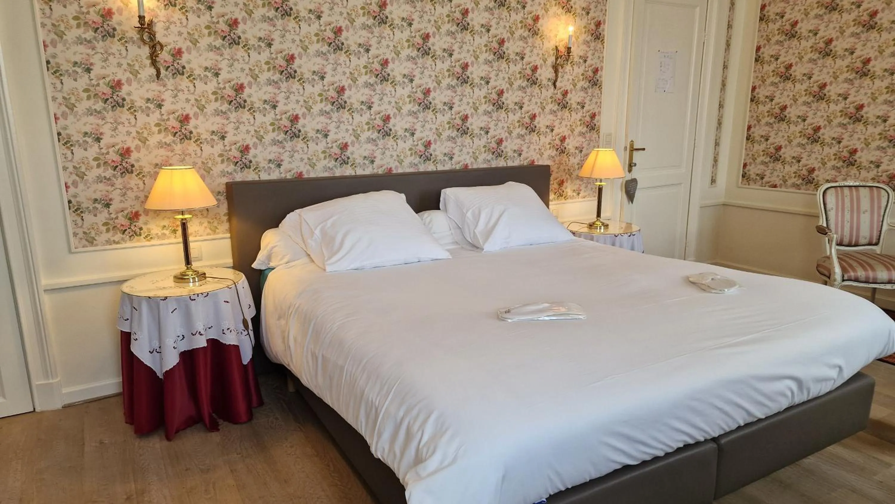 Photo of the whole room, Bed in B&B Fine Fleur