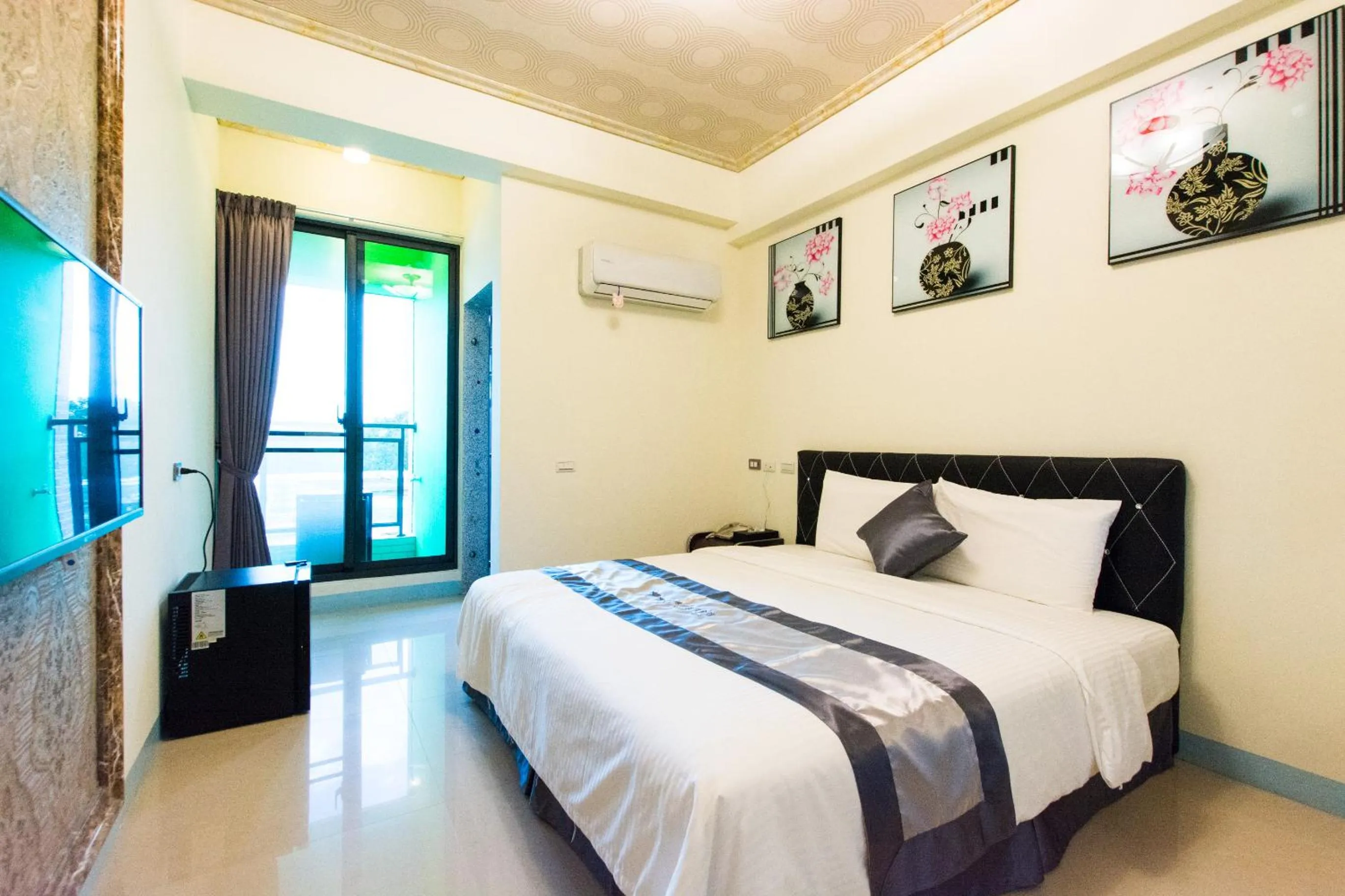 Photo of the whole room, Bed in Melinda Resort