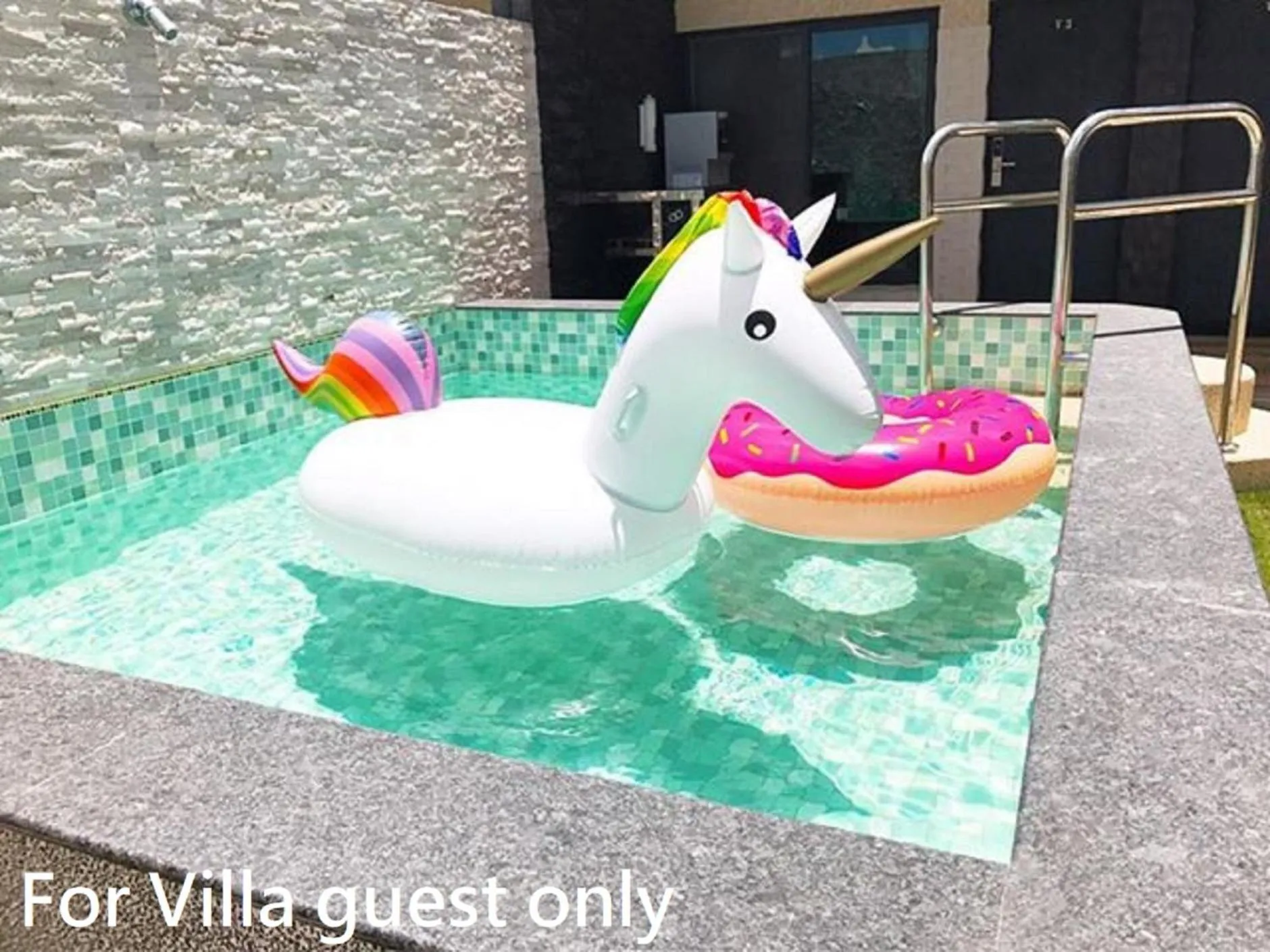 Swimming pool in Melinda Resort