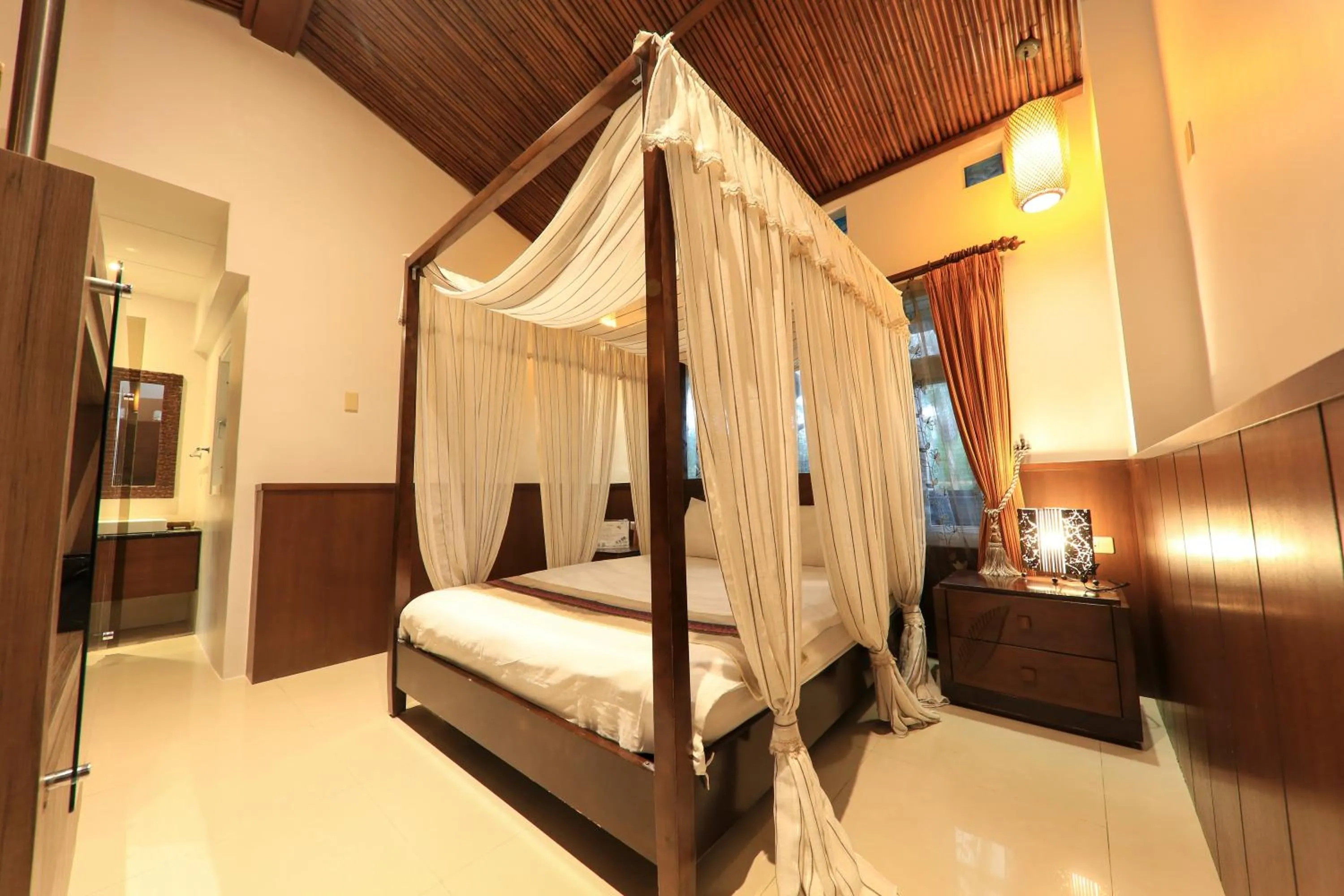 Property building, Bed in The House of Water