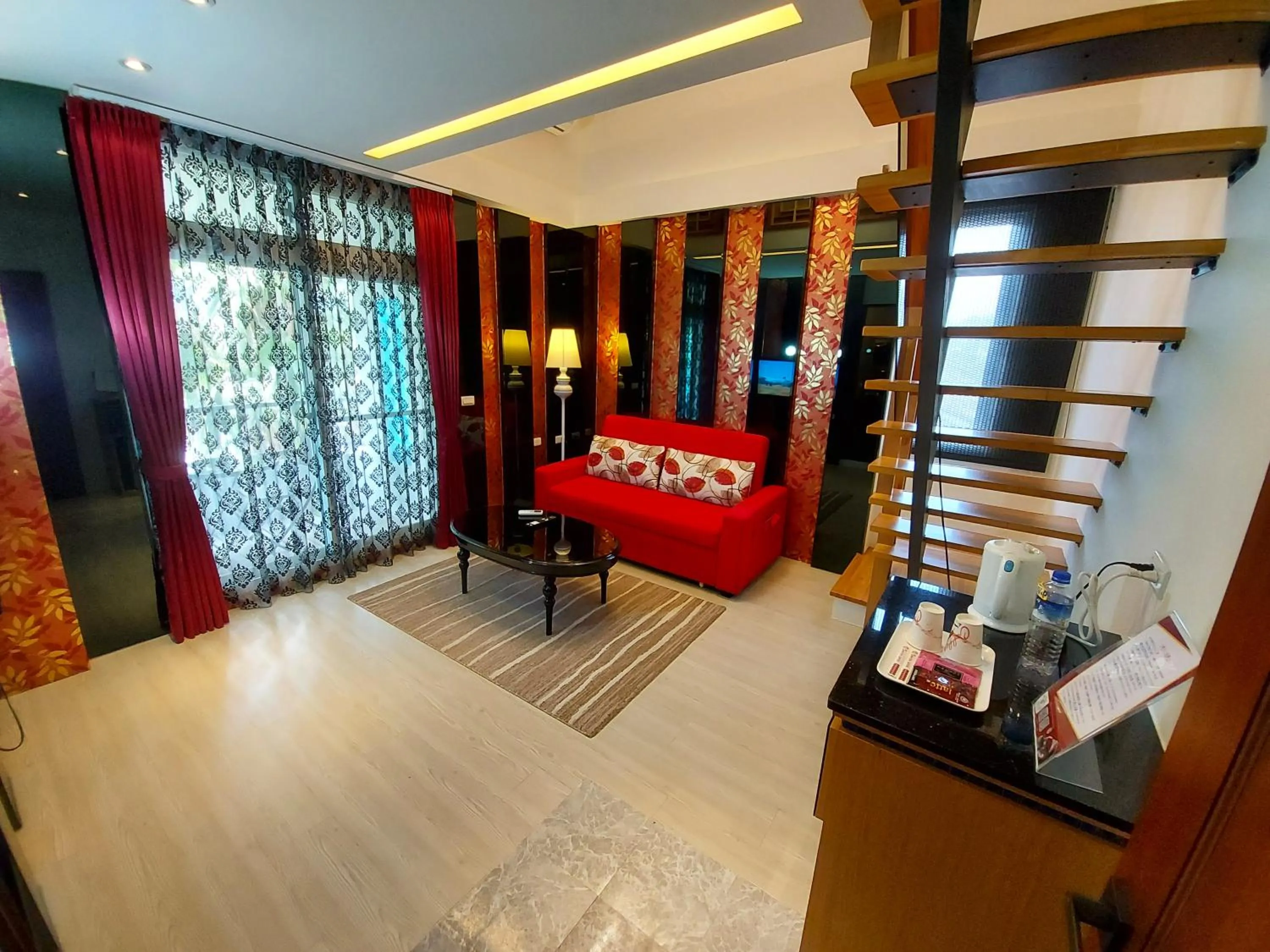 Day, Bed in The House of Water