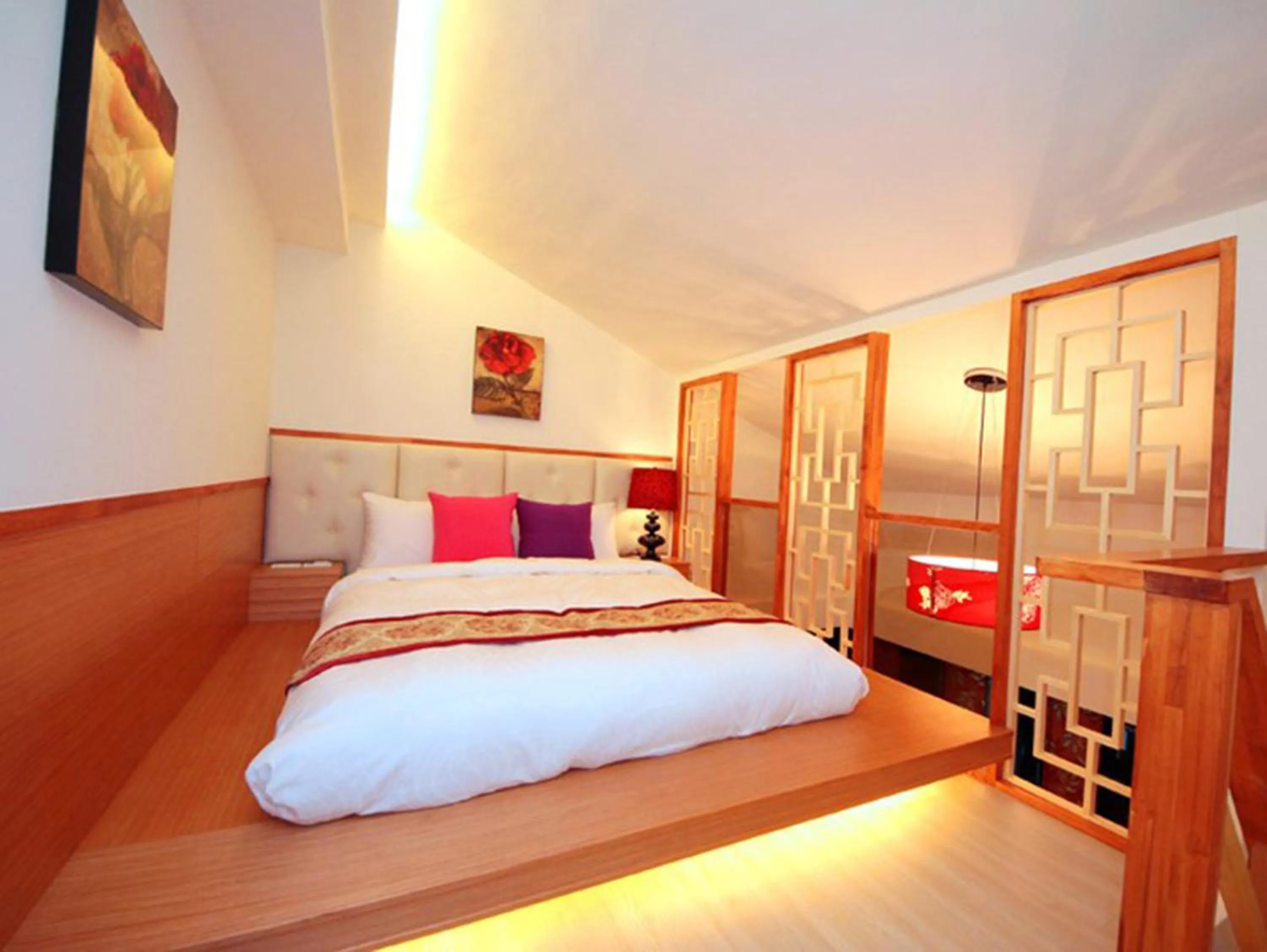 Bedroom, Bed in The House of Water