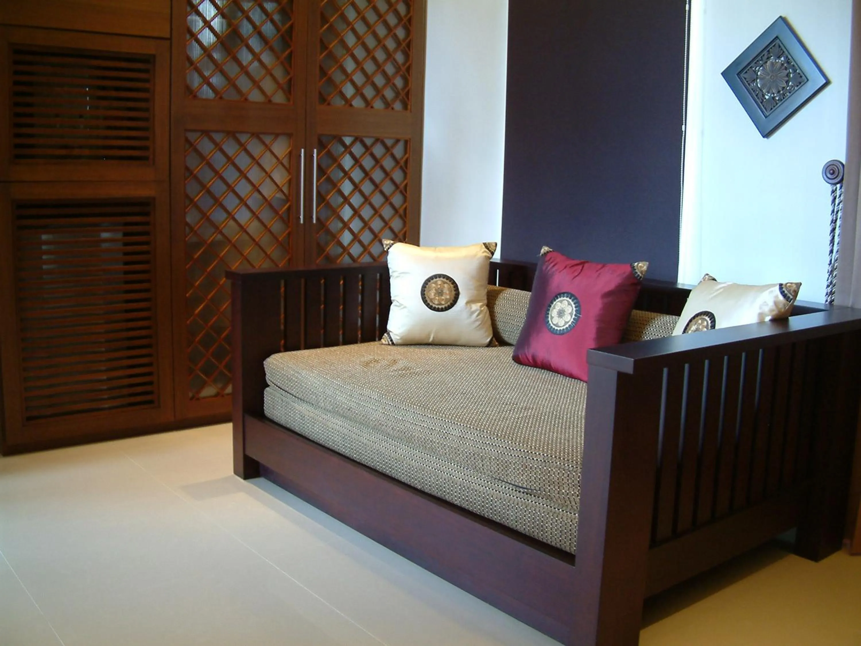 Living room, Bed in The House of Water