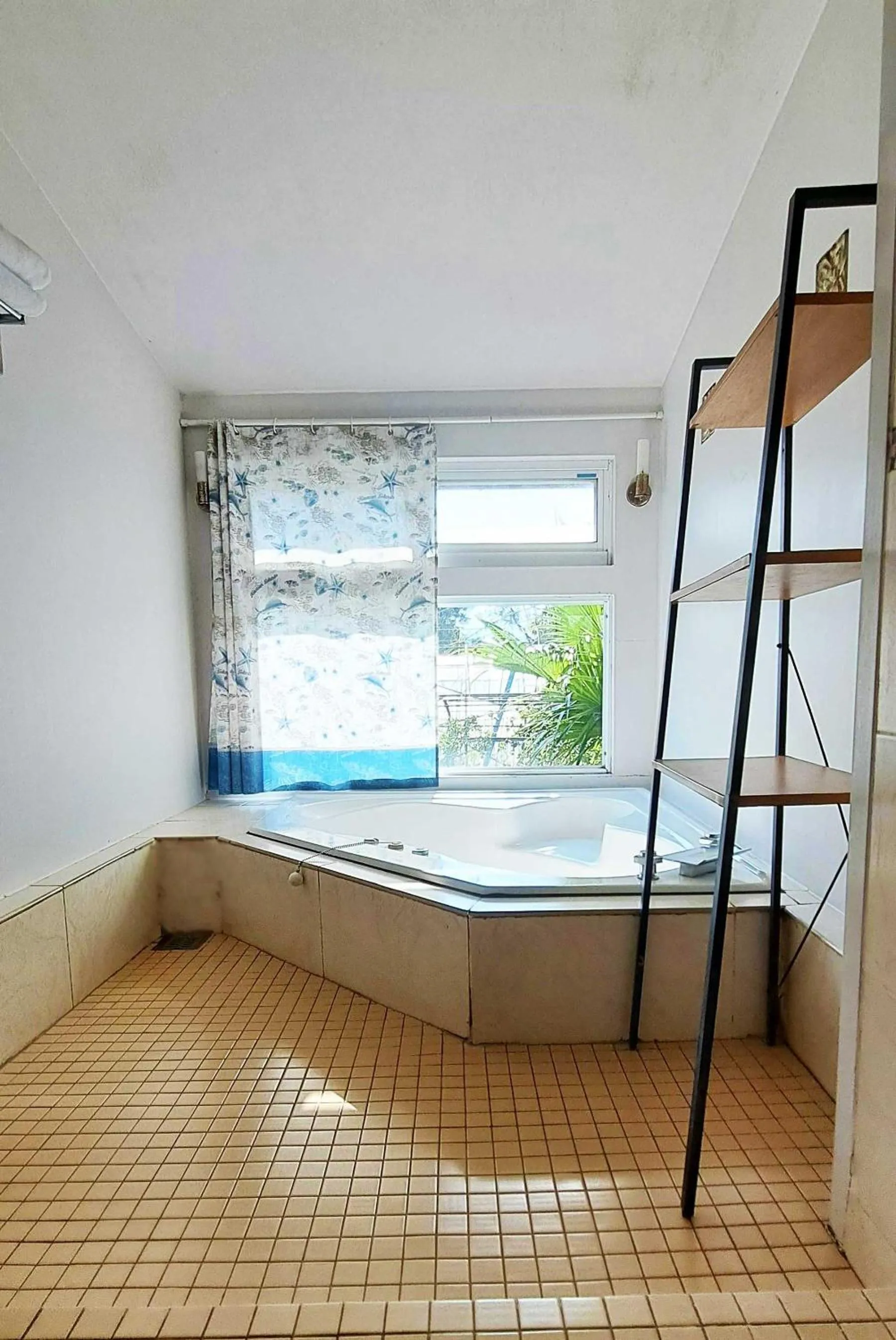 Bathroom, Bed in The House of Water