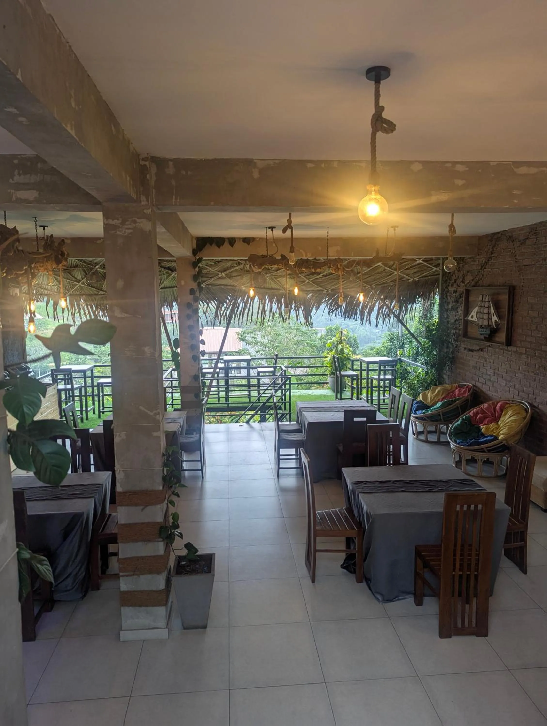 Restaurant/places to eat in Ella Dream Mount