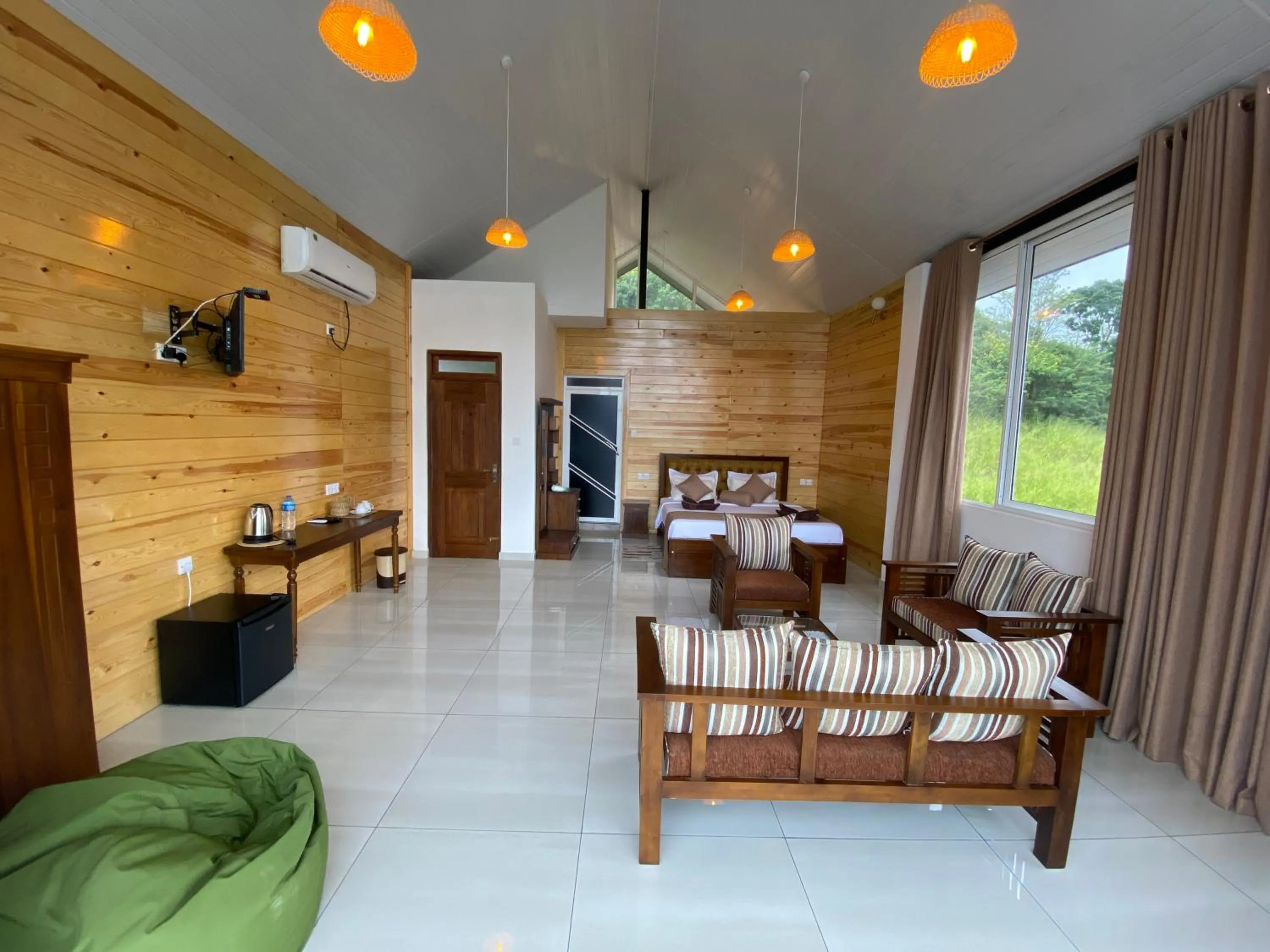 TV and multimedia in Ella Dream Mount