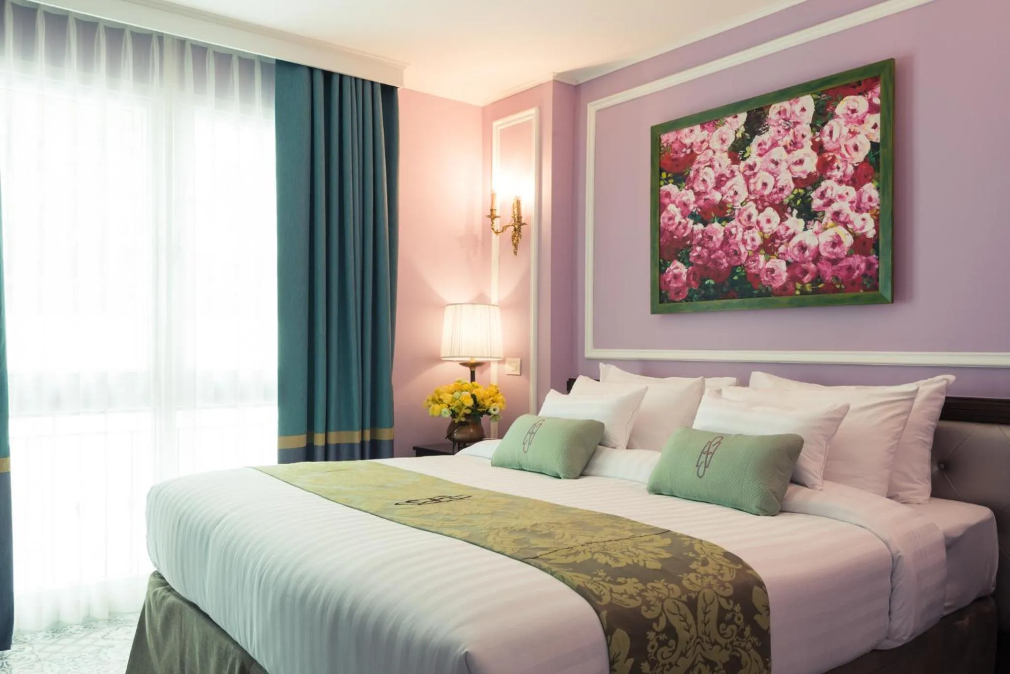 Bedroom, Bed in Sara's Hotel