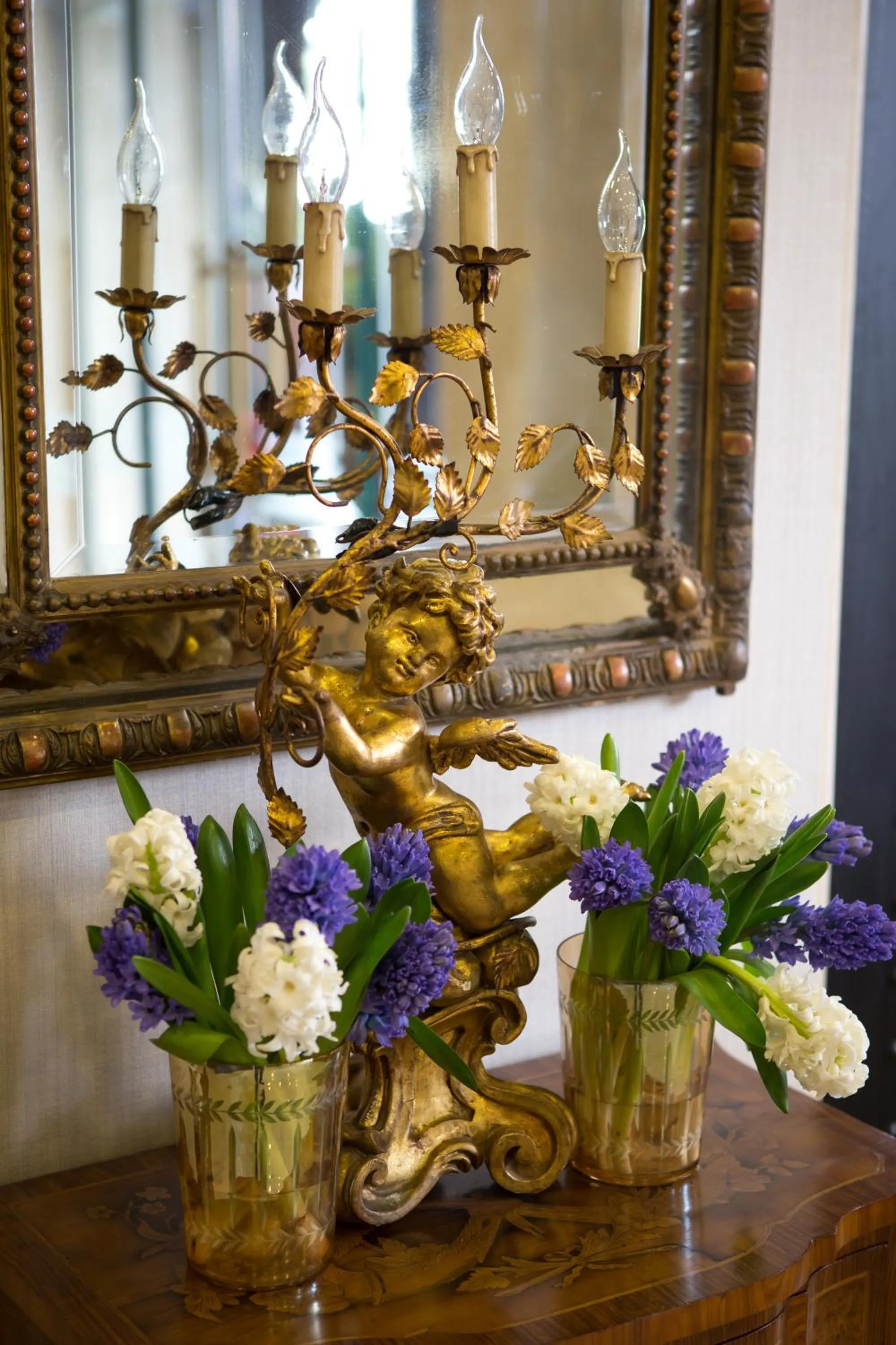 Decorative detail in Sara's Hotel