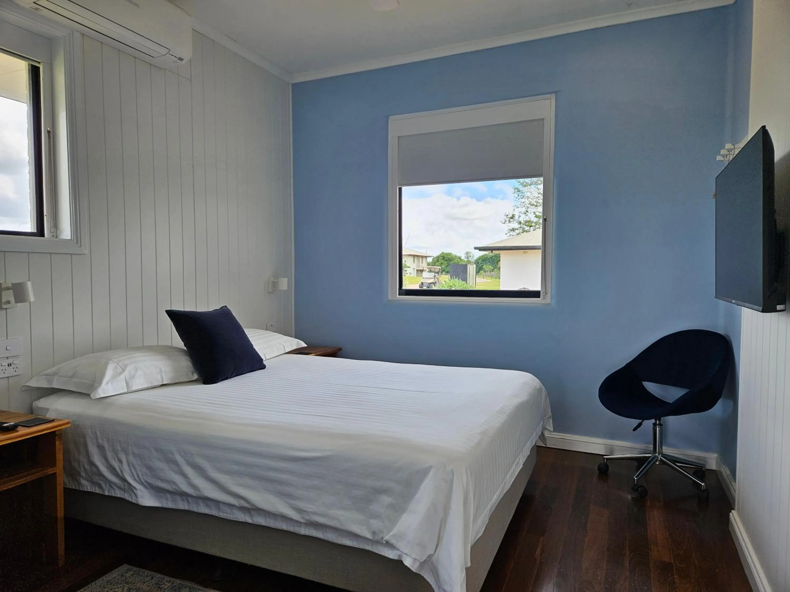 Bed in Kernow - Minimum age 18