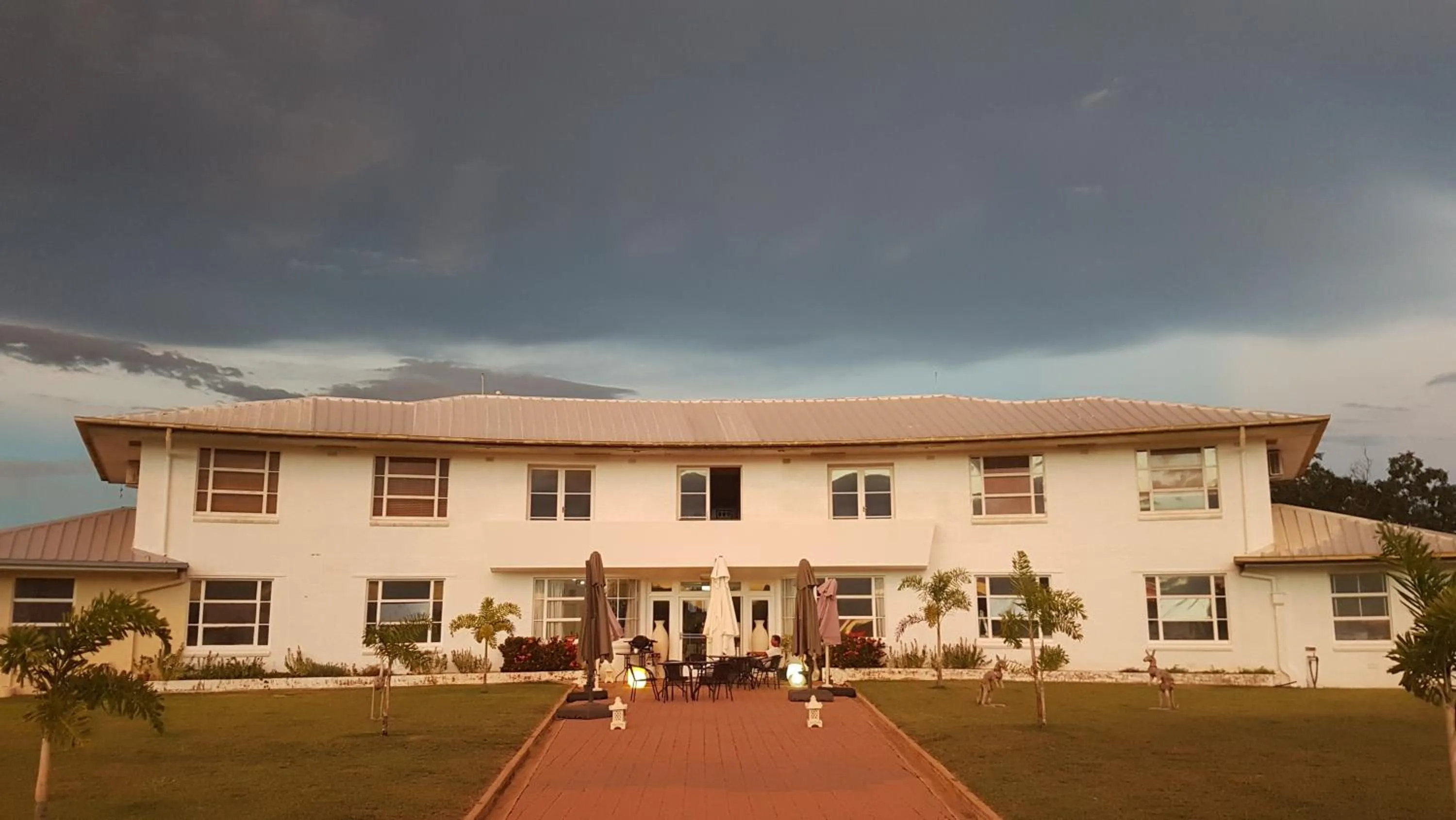 Facade/entrance in Kernow - Minimum age 18