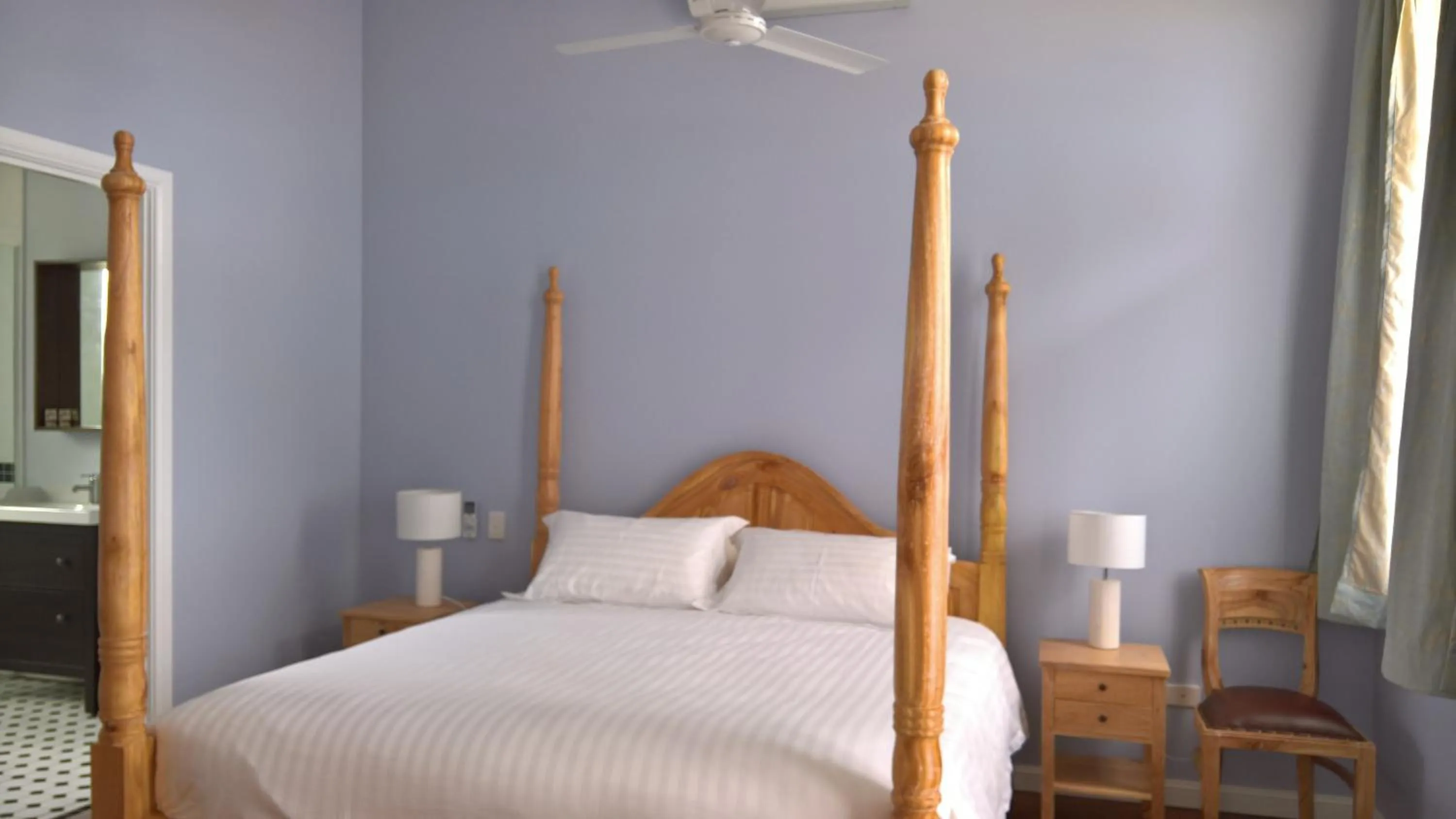 Bed in Kernow - Minimum age 18