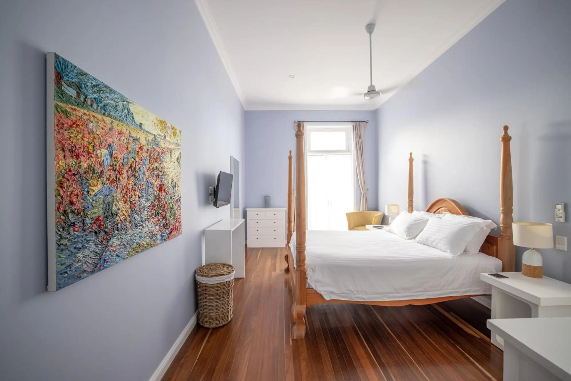 Bed in Kernow - Minimum age 18